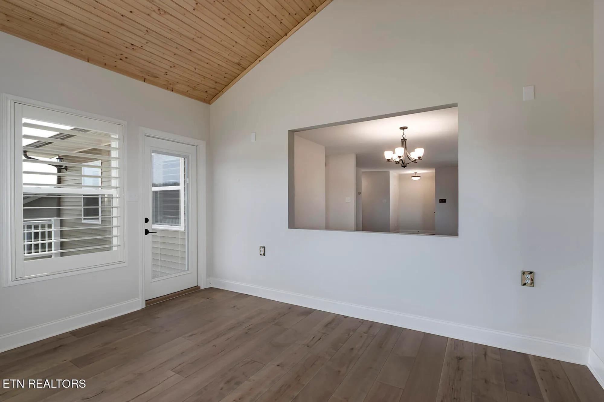 Property Slideshow image 28 of 49 | 309 chuniloti cir, Loudon, TN, 37774