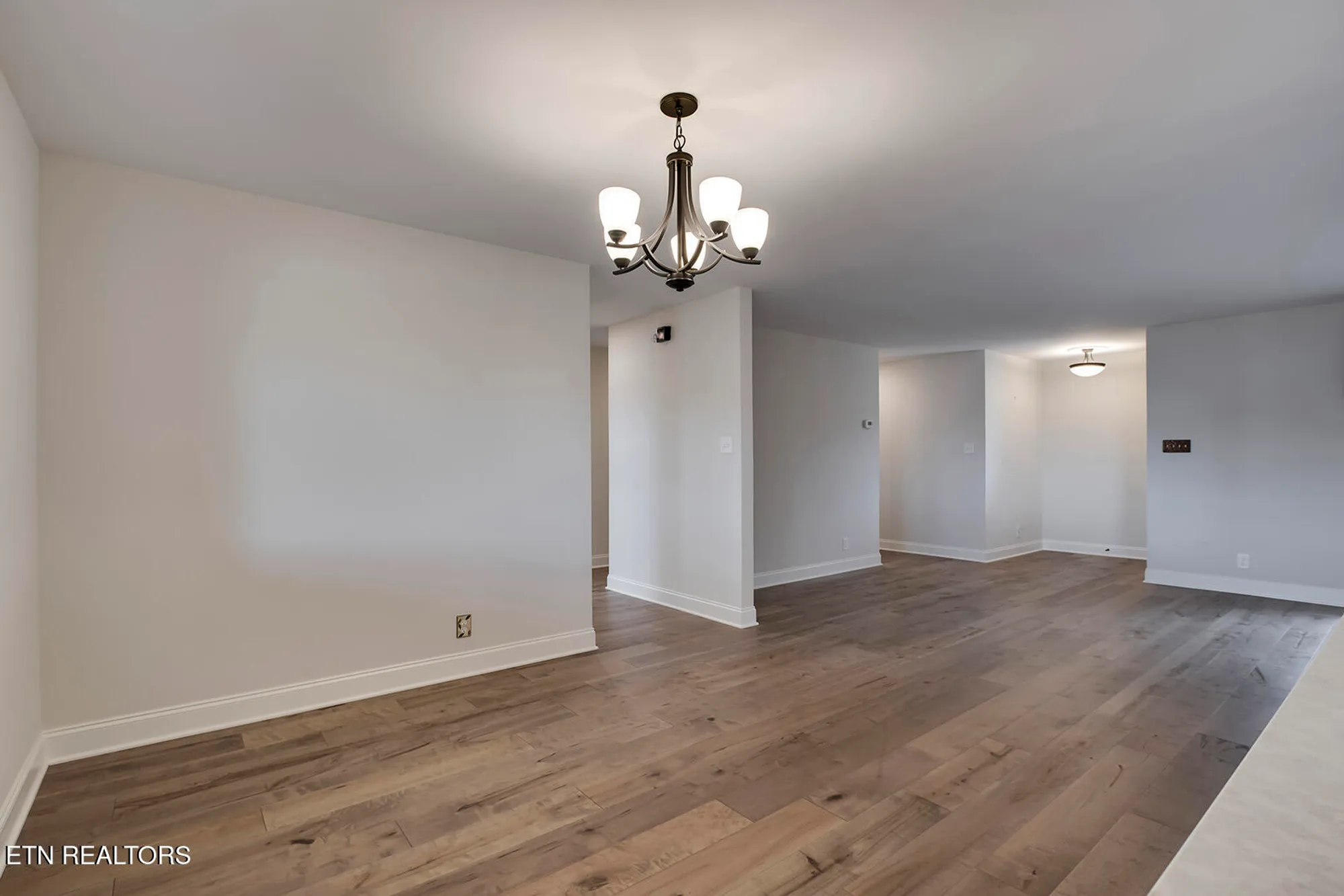 Property Slideshow image 15 of 49 | 309 chuniloti cir, Loudon, TN, 37774