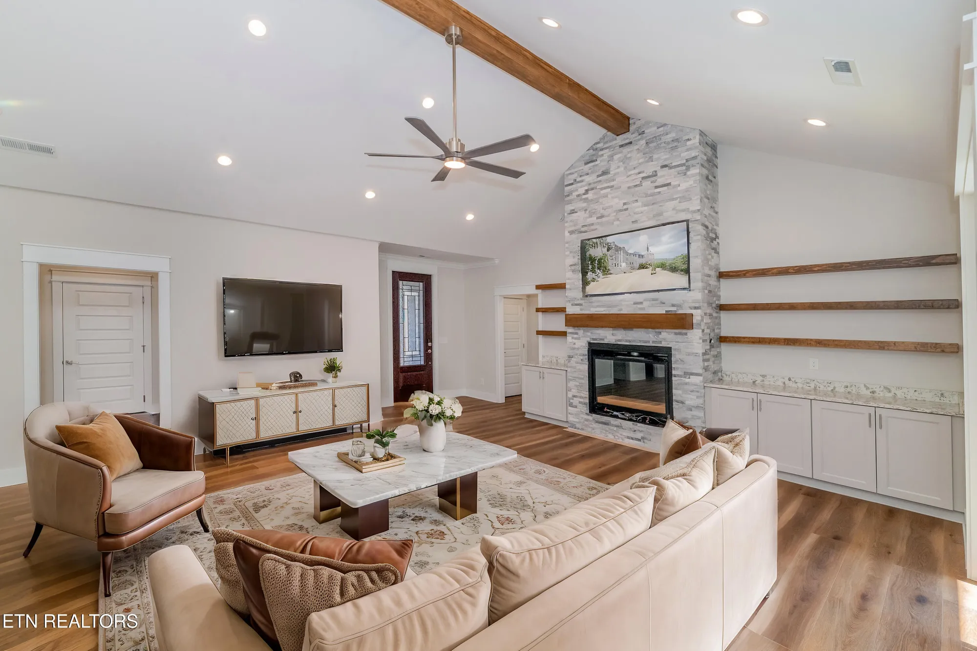 Property Slideshow image 5 of 55 | 405 awohili trce, Loudon, TN, 37774