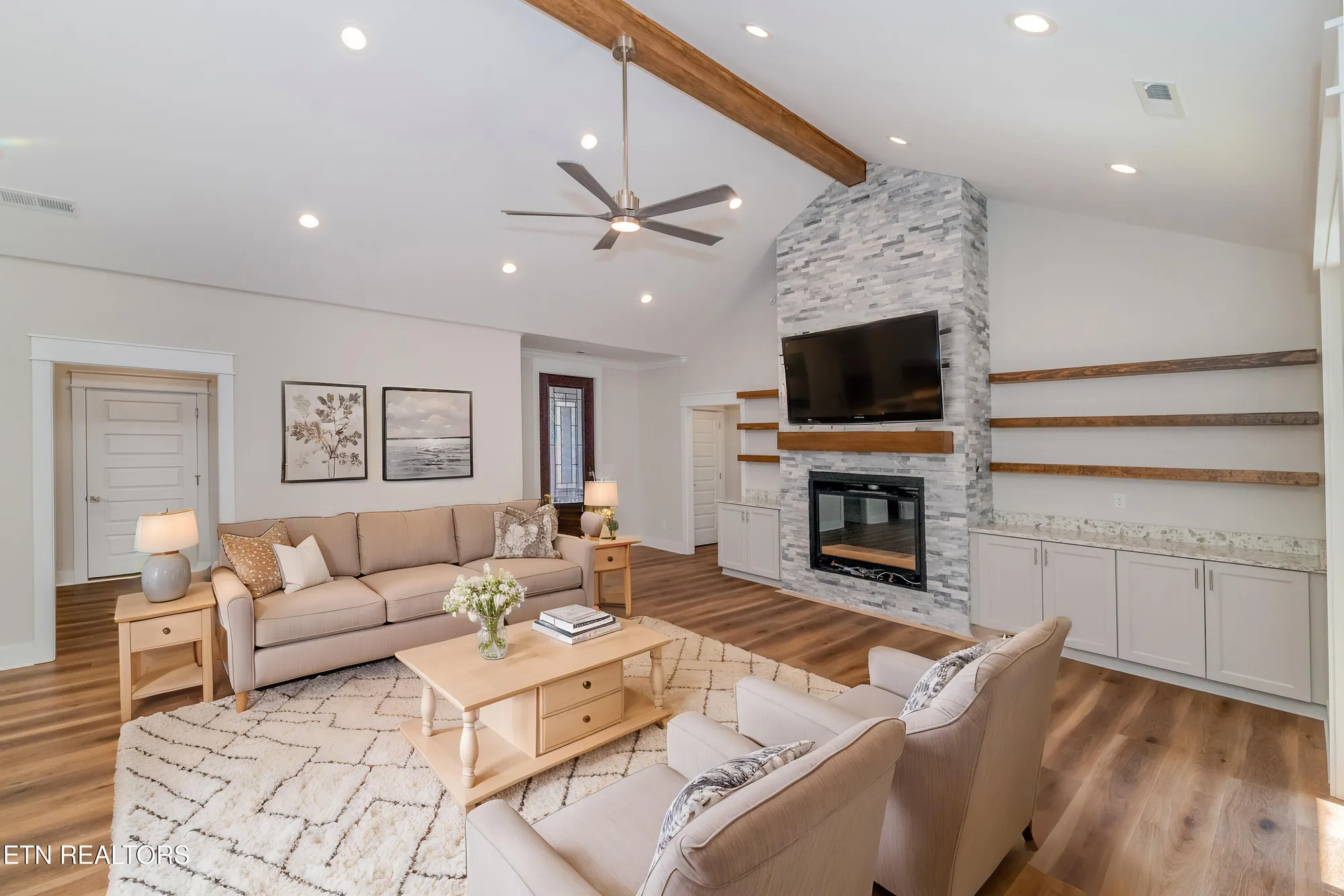 Property Slideshow image 7 of 55 | 405 awohili trce, Loudon, TN, 37774