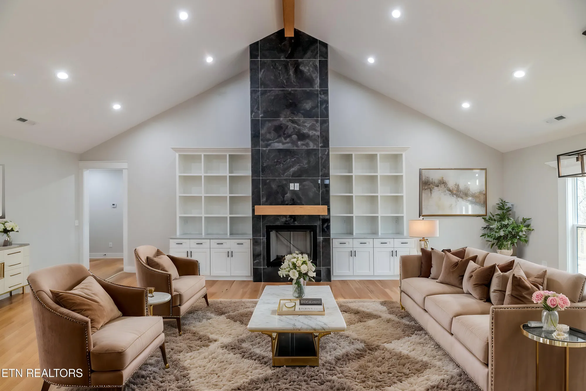 Property Slideshow image 4 of 49 | 328 nuhya ln, Loudon, TN, 37774