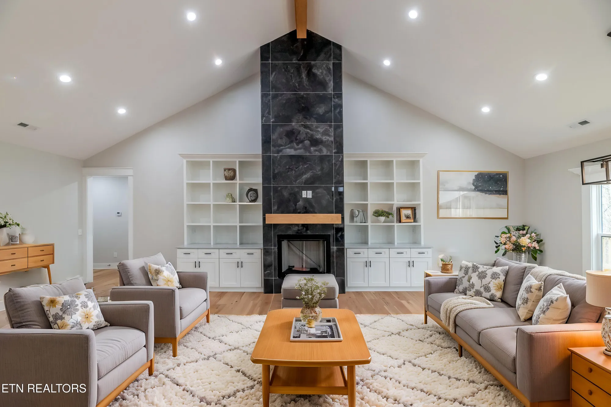 Property Slideshow image 6 of 49 | 328 nuhya ln, Loudon, TN, 37774