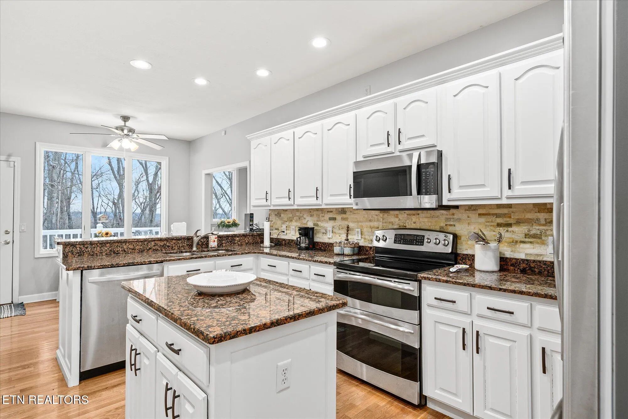 Property Slideshow image 31 of 62 | 126 markham ln, Crossville, TN, 38558