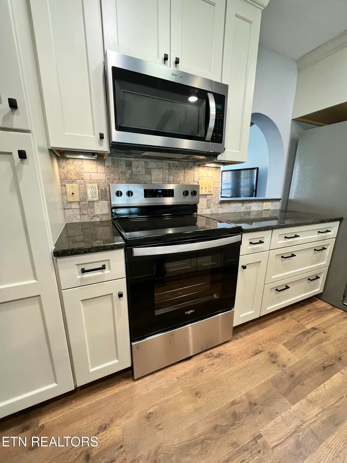 Property Slideshow image 15 of 43 | 124 canterbury dr, Crossville, TN, 38558