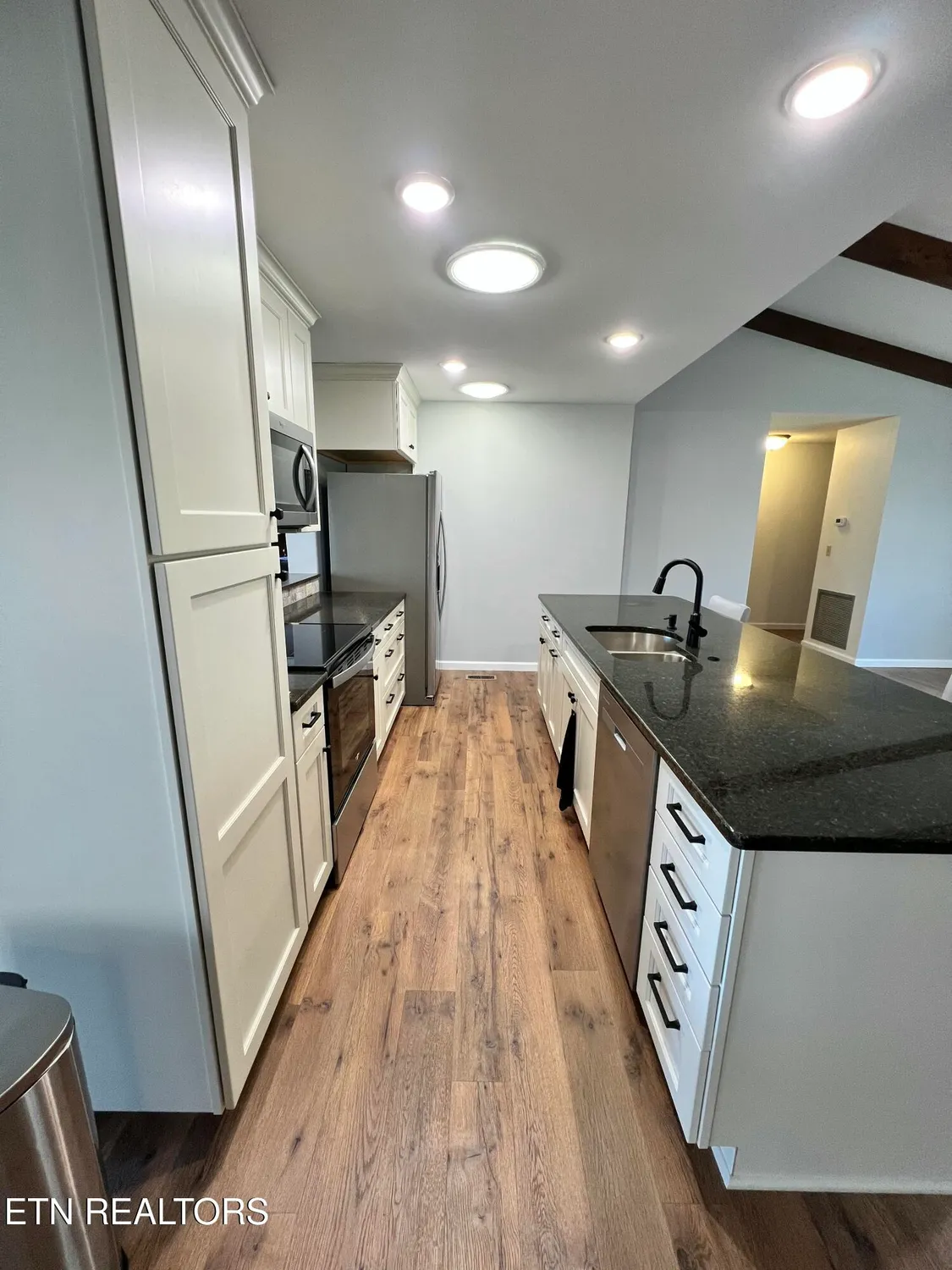 Property Slideshow image 12 of 43 | 124 canterbury dr, Crossville, TN, 38558