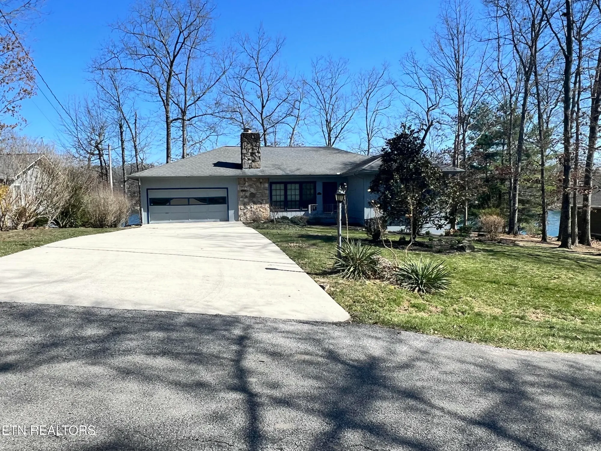 Property Slideshow image 6 of 43 | 124 canterbury dr, Crossville, TN, 38558