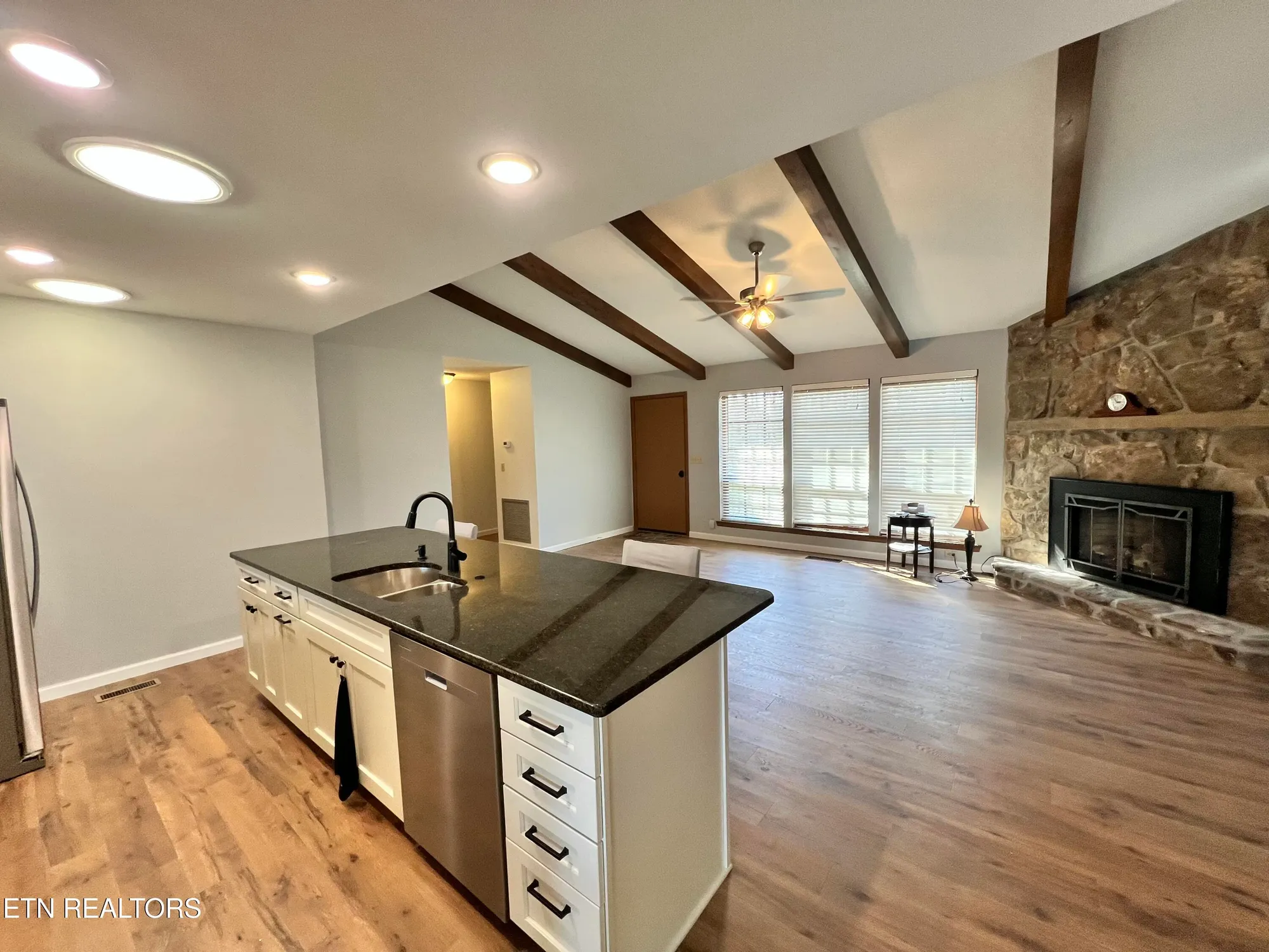 Property Slideshow image 11 of 43 | 124 canterbury dr, Crossville, TN, 38558