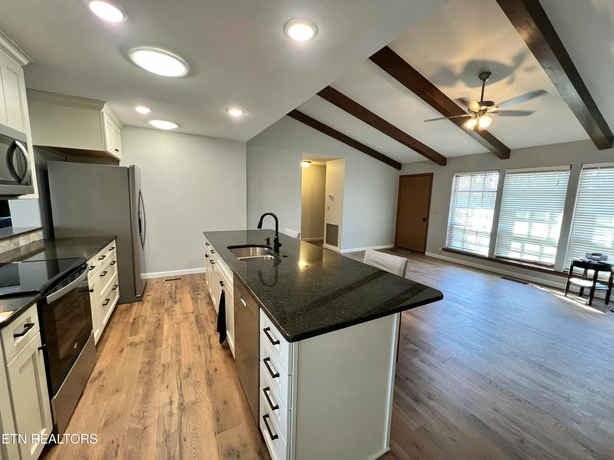 Property Slideshow image 14 of 43 | 124 canterbury dr, Crossville, TN, 38558