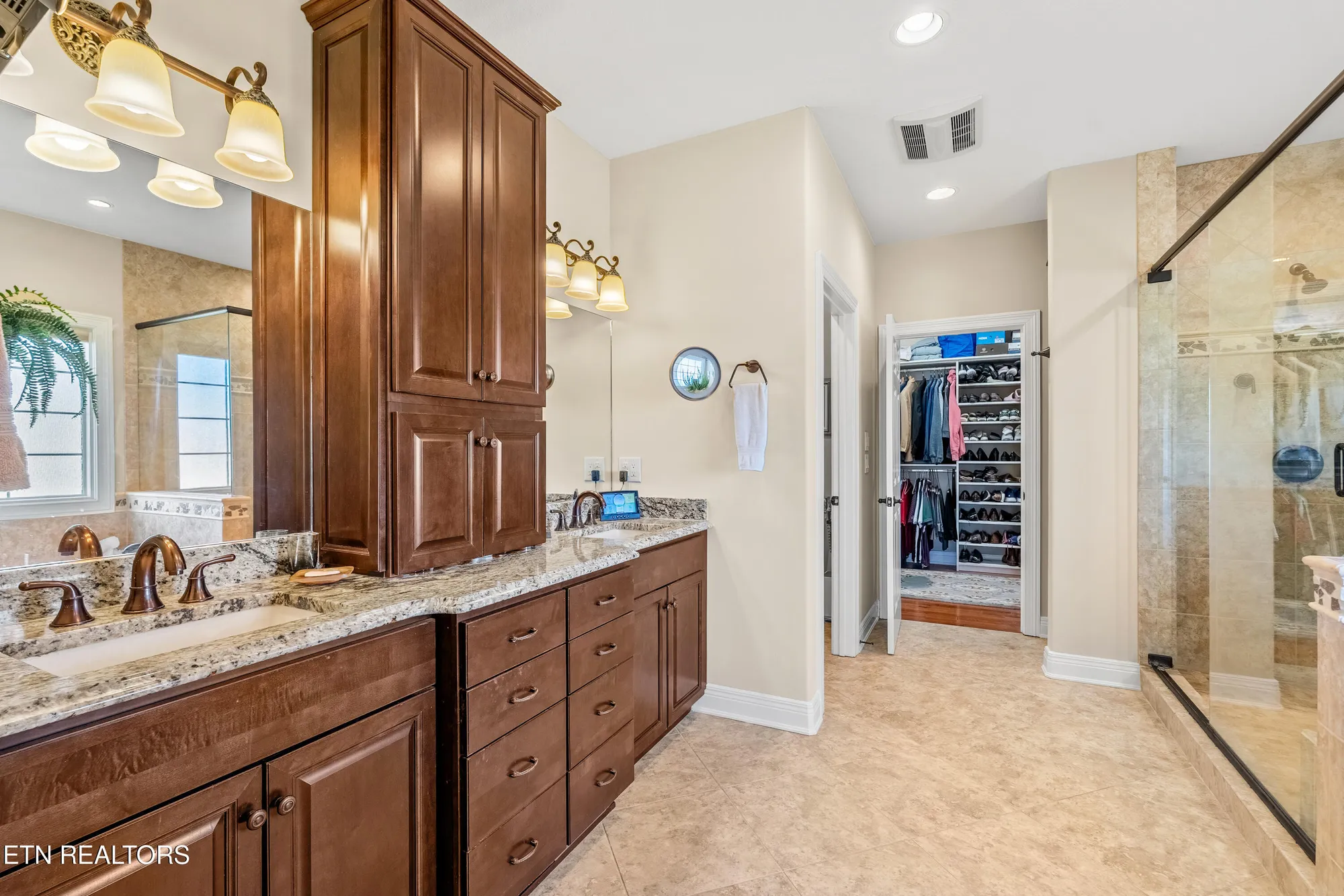 Property Slideshow image 30 of 45 | 117 red hawk dr, Vonore, TN, 37885