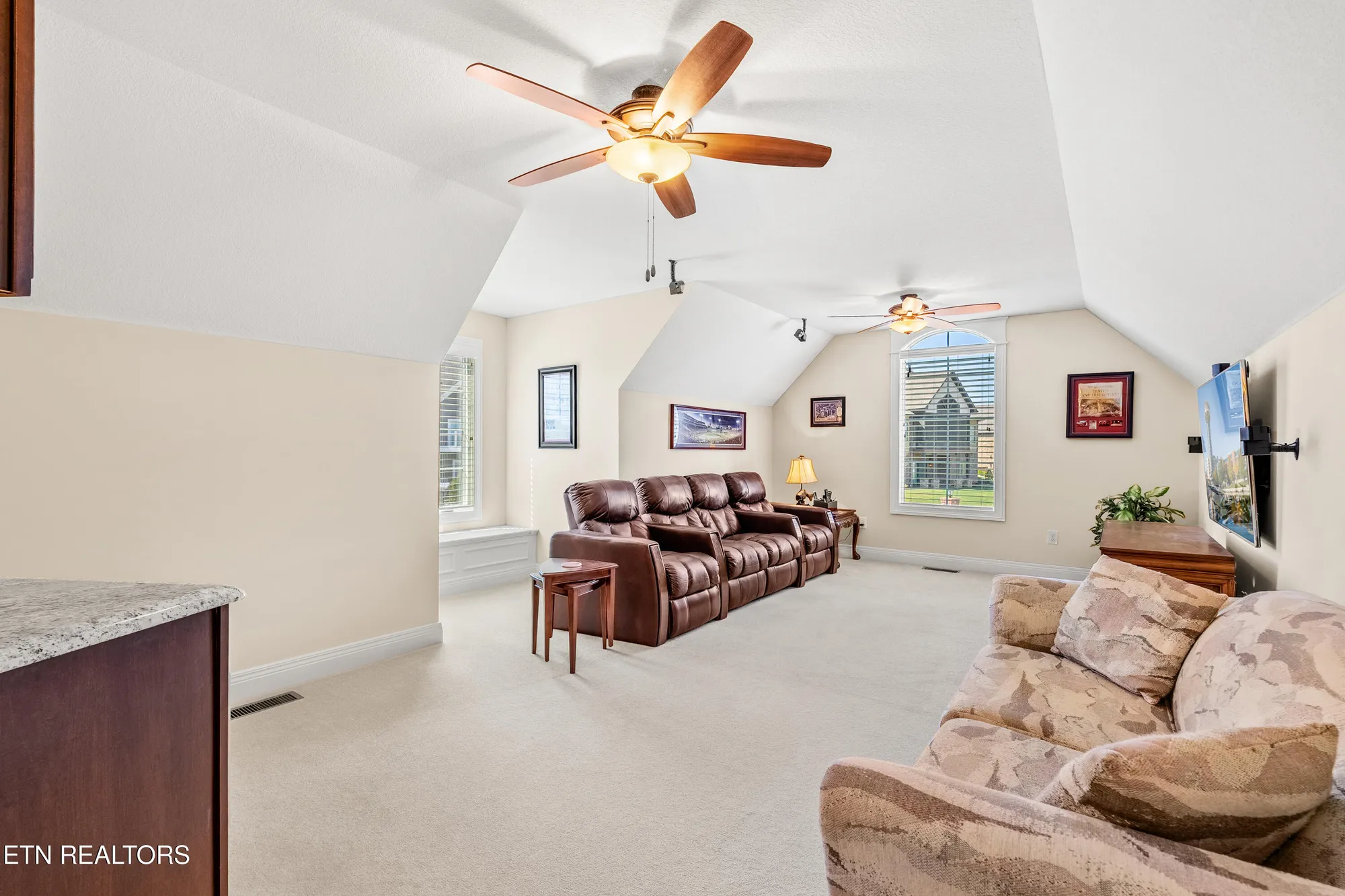 Property Slideshow image 38 of 45 | 117 red hawk dr, Vonore, TN, 37885