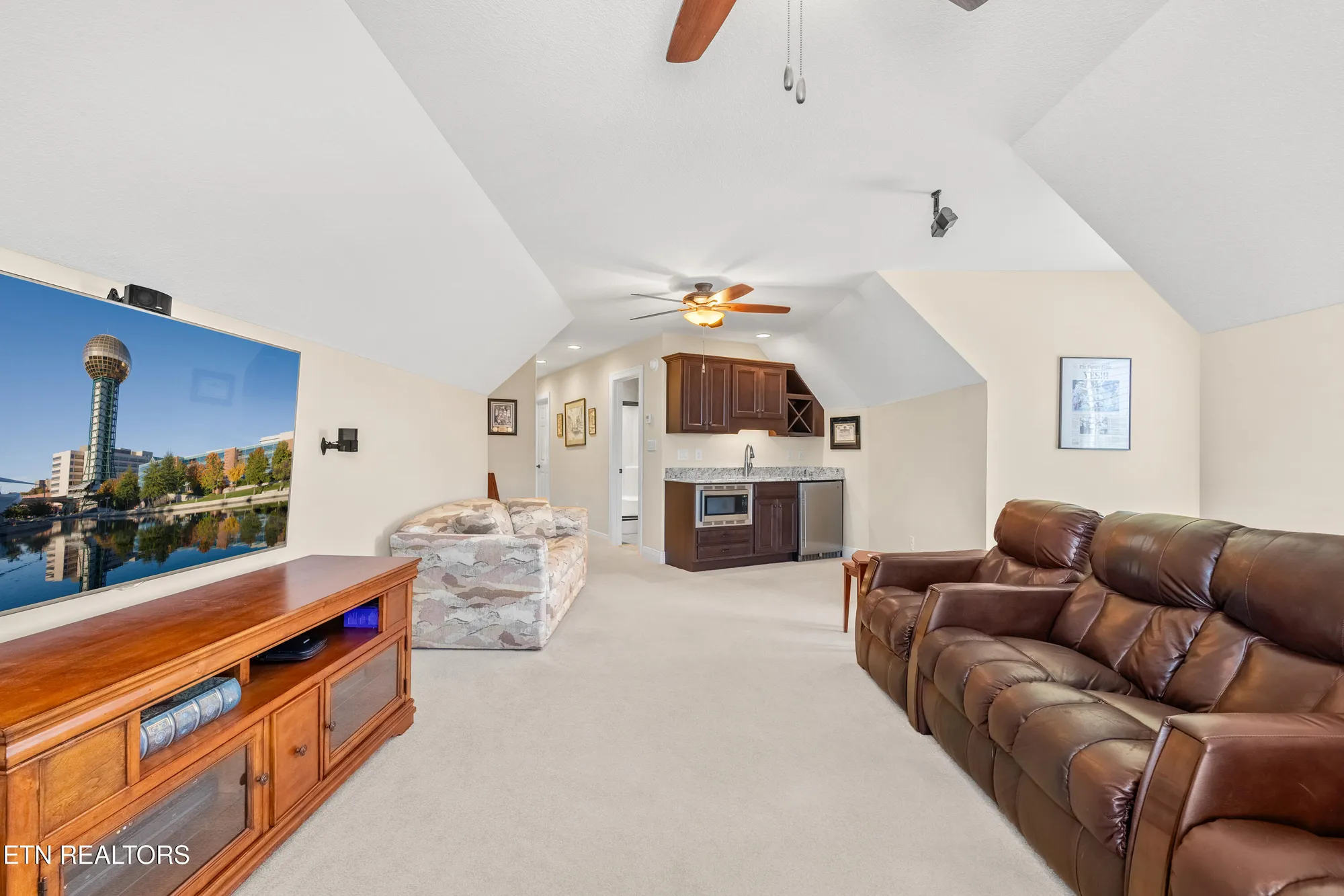 Property Slideshow image 37 of 45 | 117 red hawk dr, Vonore, TN, 37885