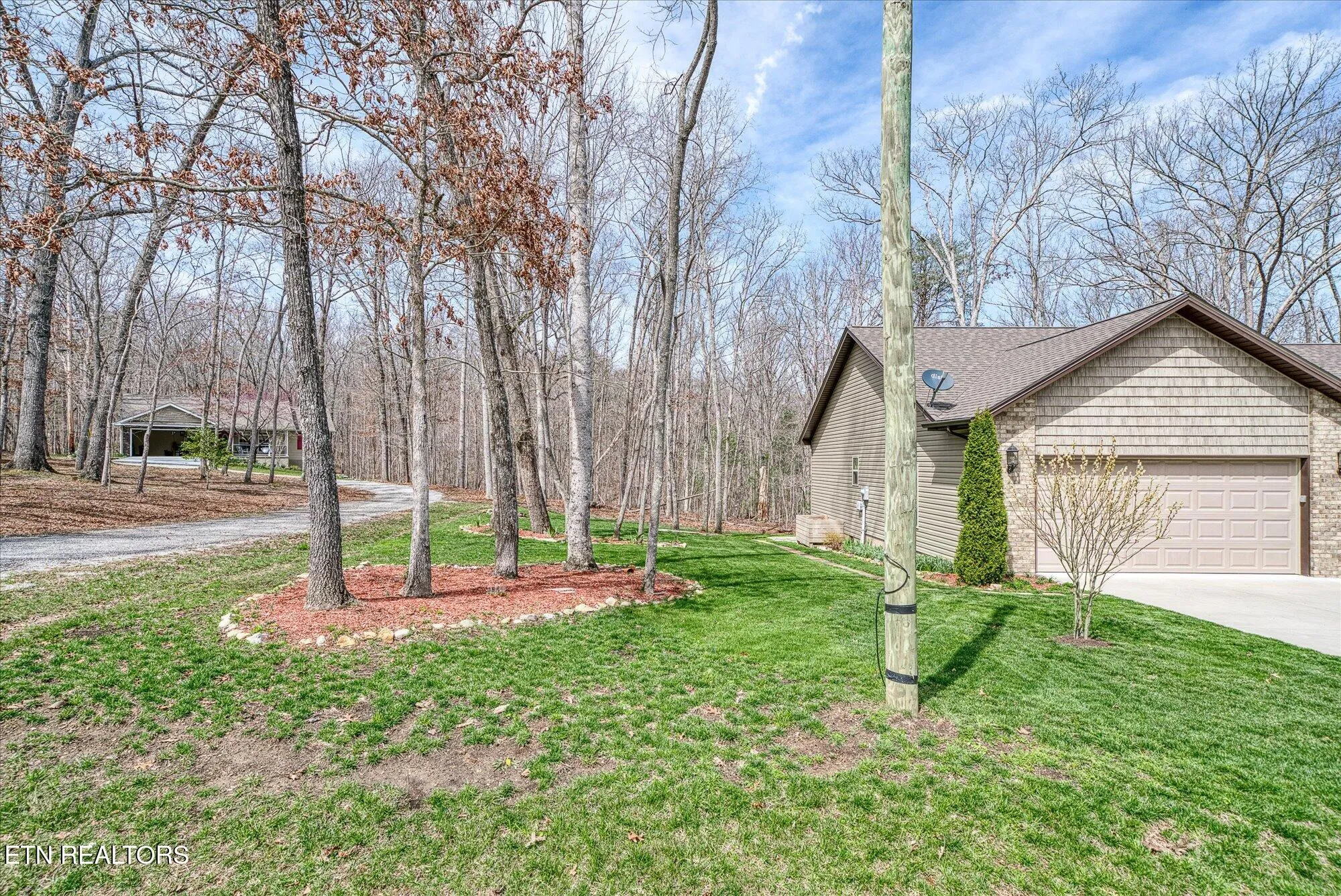 Property Slideshow image 3 of 34 | 138 hunterwood ln, Crossville, TN, 38558
