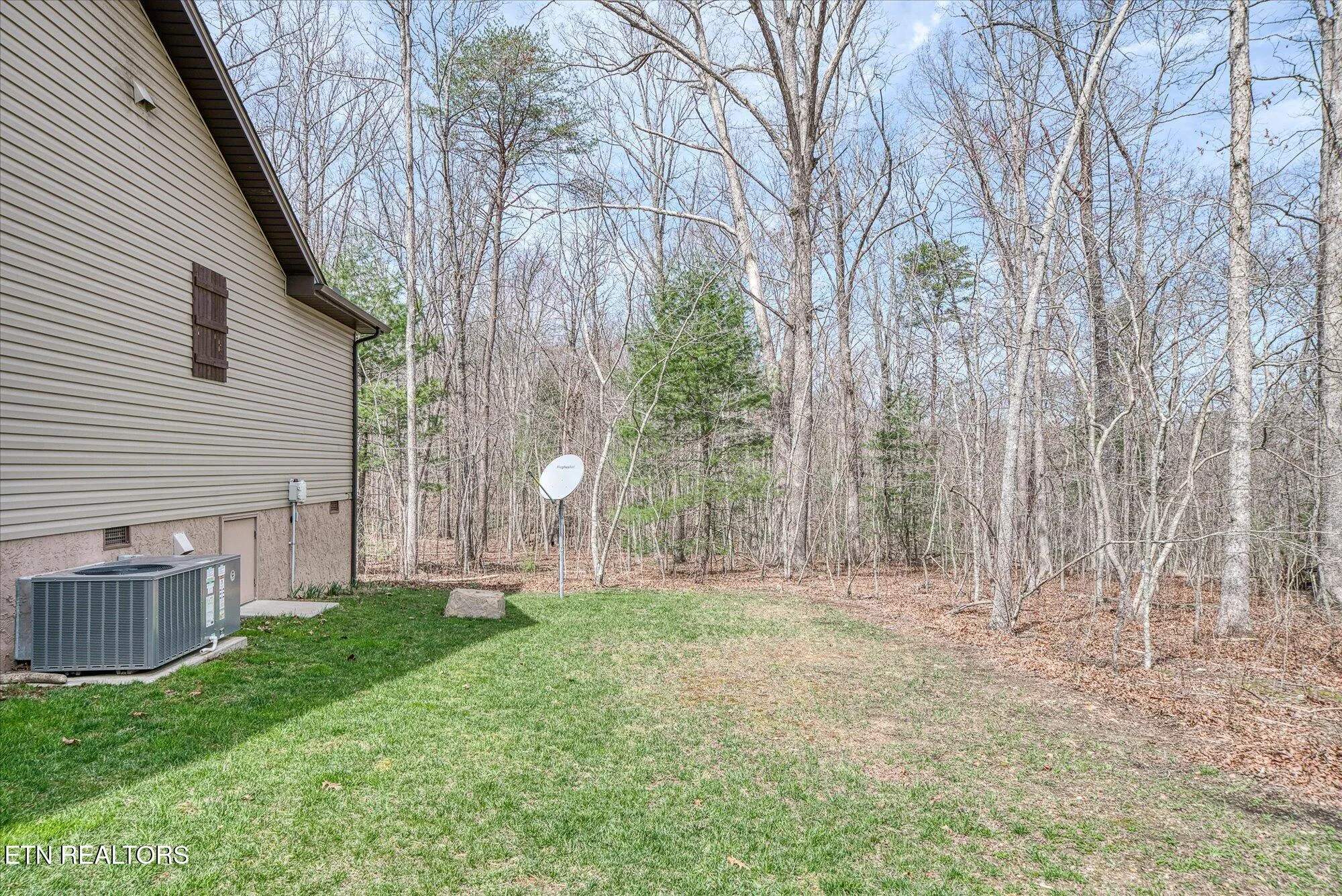 Property Slideshow image 5 of 34 | 138 hunterwood ln, Crossville, TN, 38558