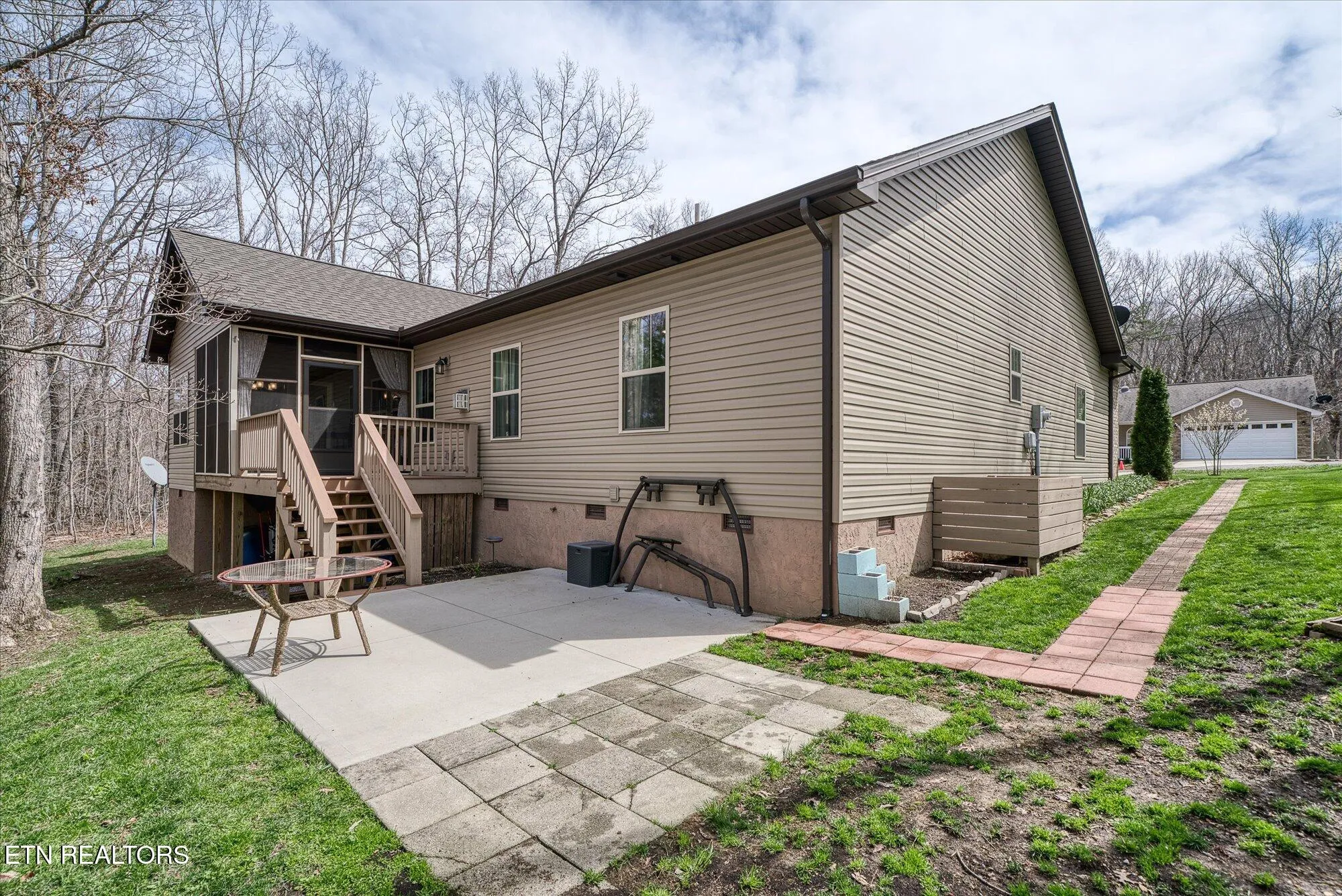 Property Slideshow image 7 of 34 | 138 hunterwood ln, Crossville, TN, 38558