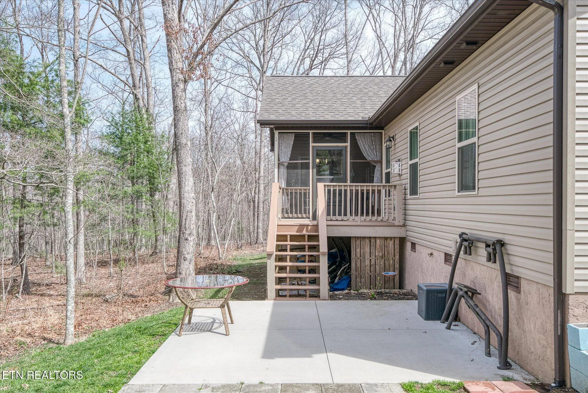 Property Slideshow image 8 of 34 | 138 hunterwood ln, Crossville, TN, 38558