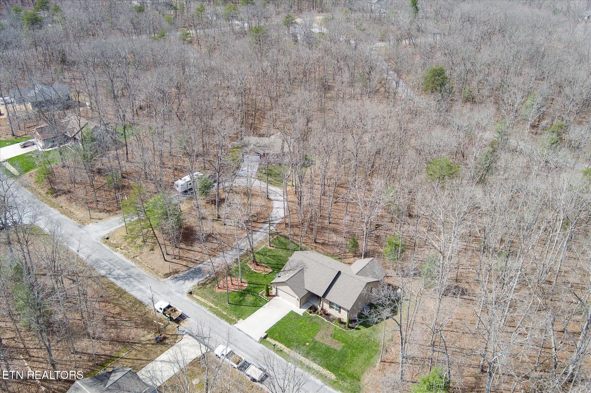 Property Slideshow image 11 of 34 | 138 hunterwood ln, Crossville, TN, 38558