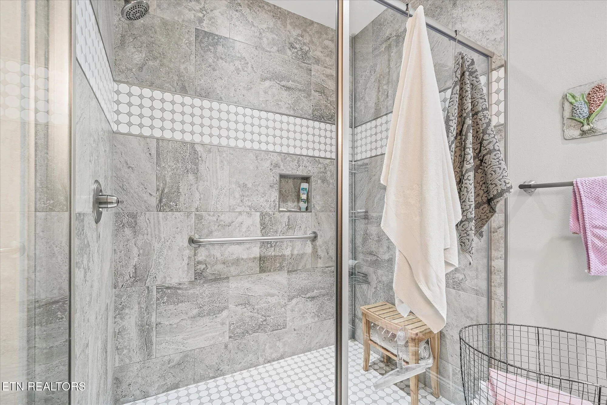 Property Slideshow image 27 of 34 | 138 hunterwood ln, Crossville, TN, 38558