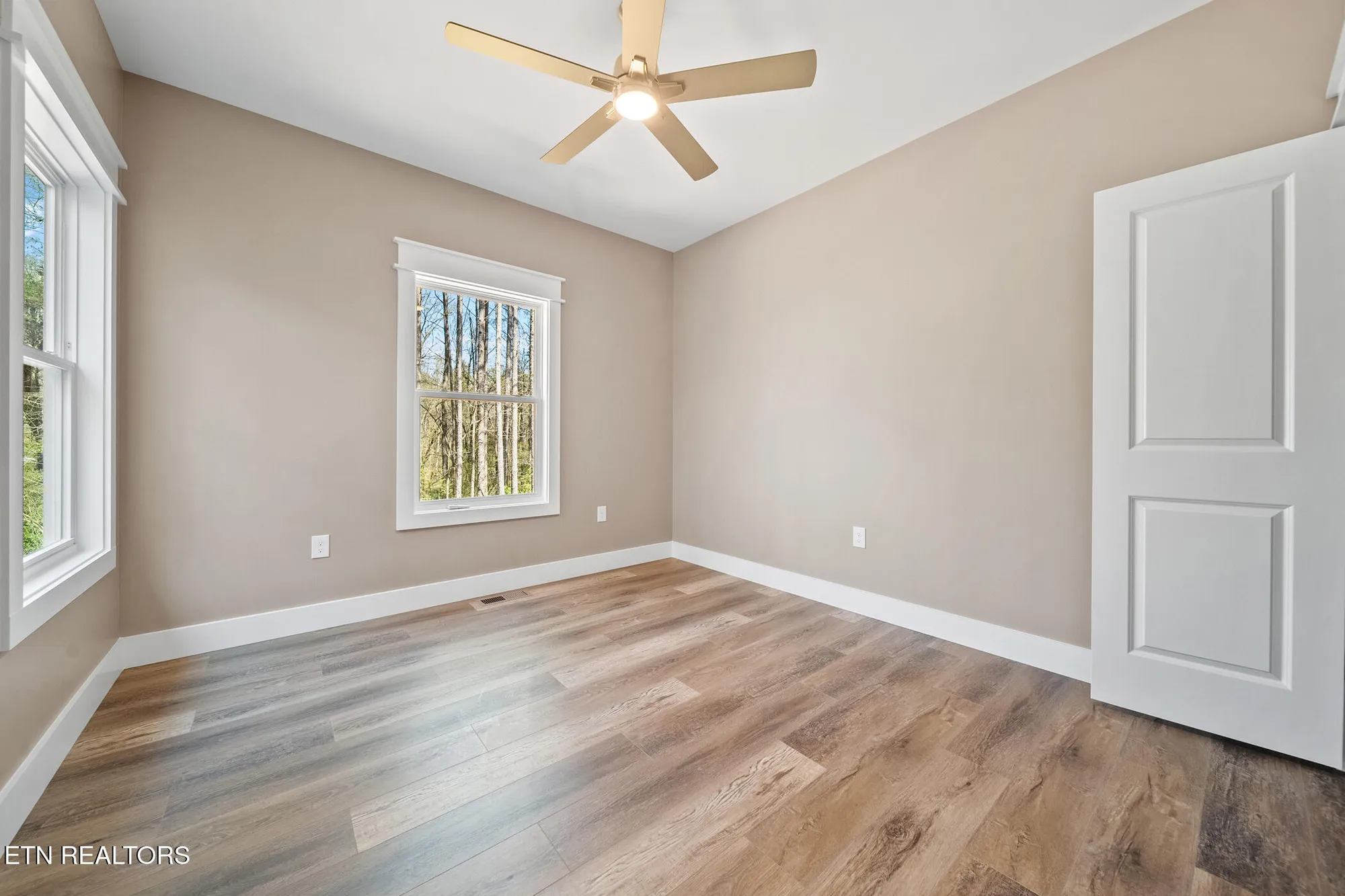 Property Slideshow image 26 of 42 | 214 cheeyo trce, Loudon, TN, 37774