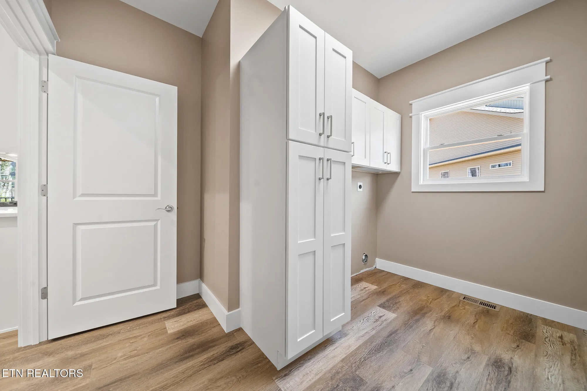 Property Slideshow image 27 of 42 | 214 cheeyo trce, Loudon, TN, 37774