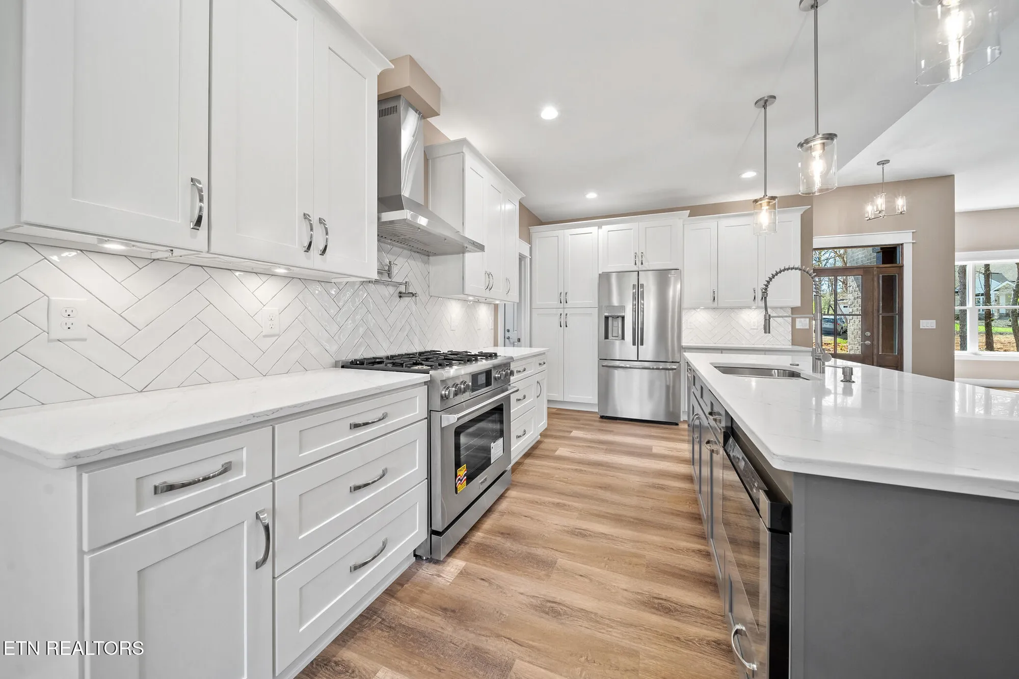 Property Slideshow image 7 of 42 | 214 cheeyo trce, Loudon, TN, 37774