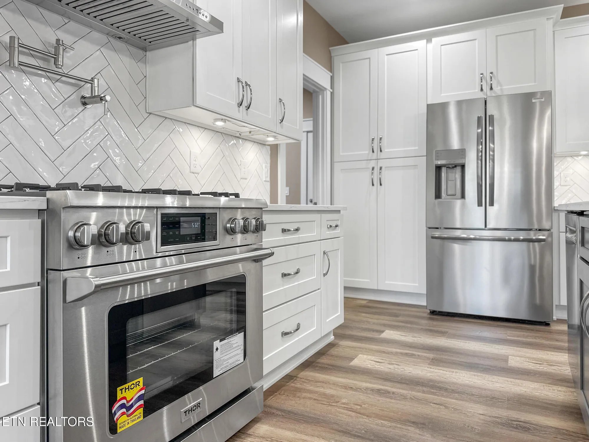 Property Slideshow image 8 of 42 | 214 cheeyo trce, Loudon, TN, 37774