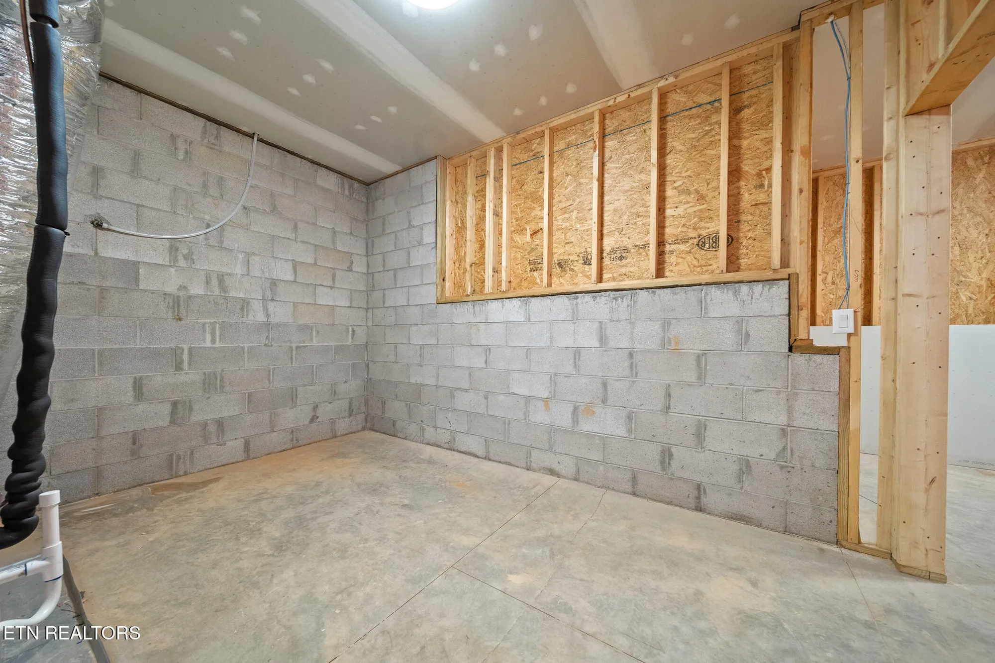 Property Slideshow image 42 of 42 | 214 cheeyo trce, Loudon, TN, 37774