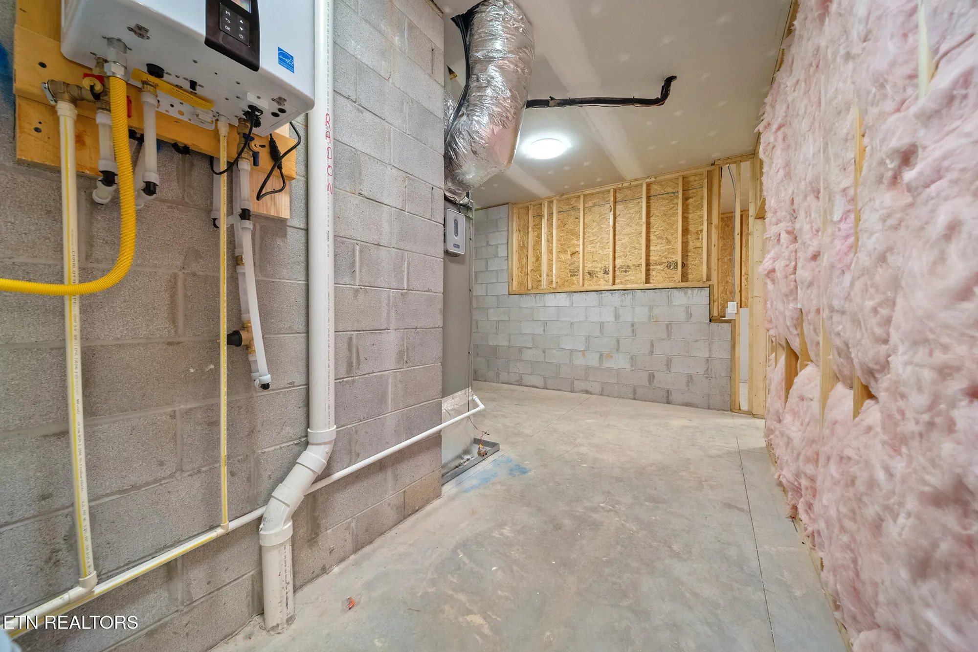 Property Slideshow image 40 of 42 | 214 cheeyo trce, Loudon, TN, 37774