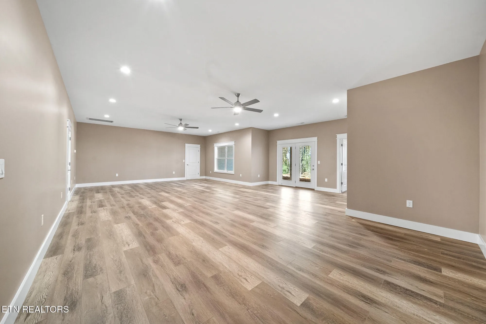 Property Slideshow image 29 of 42 | 214 cheeyo trce, Loudon, TN, 37774