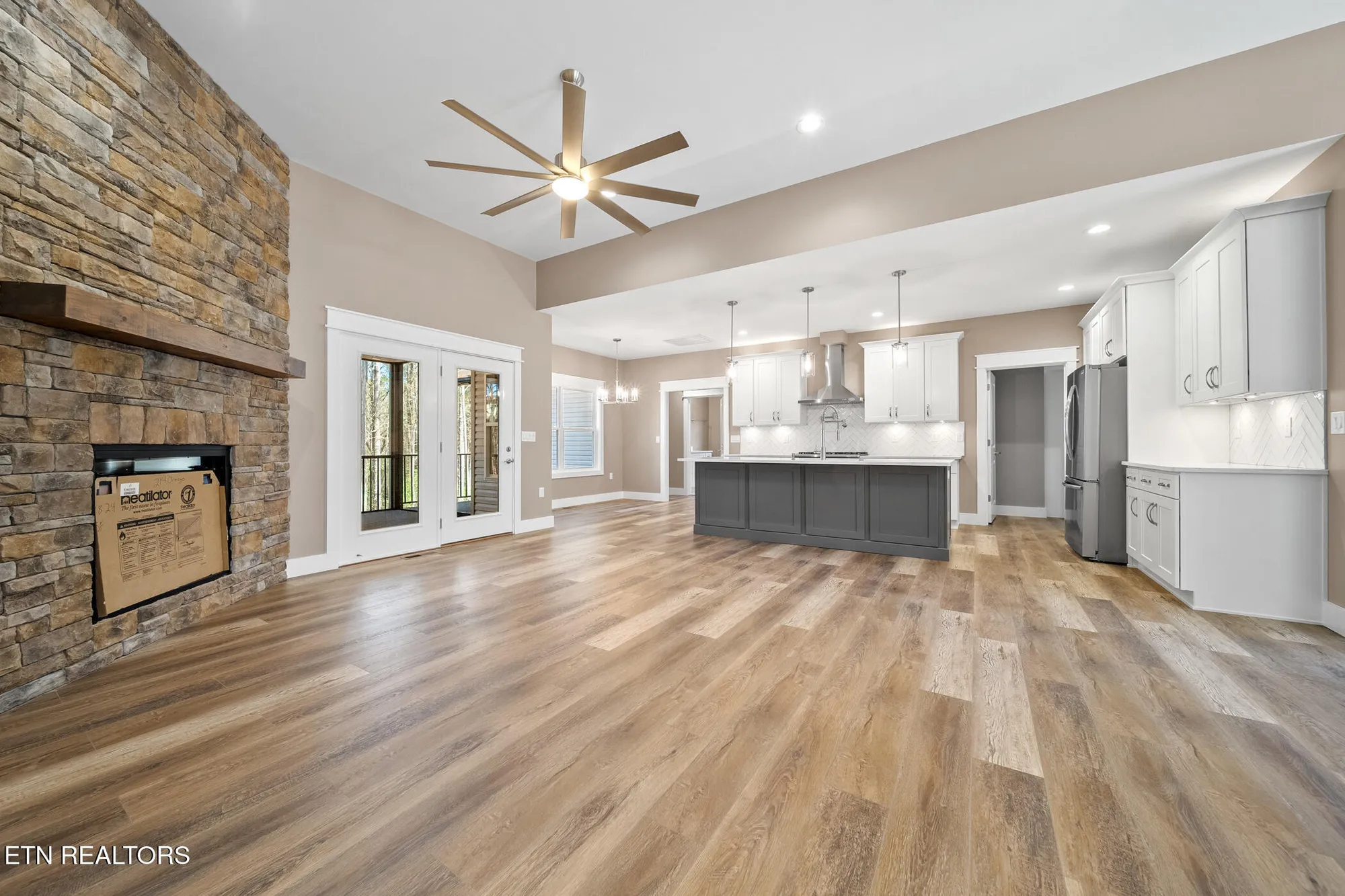 Property Slideshow image 3 of 42 | 214 cheeyo trce, Loudon, TN, 37774