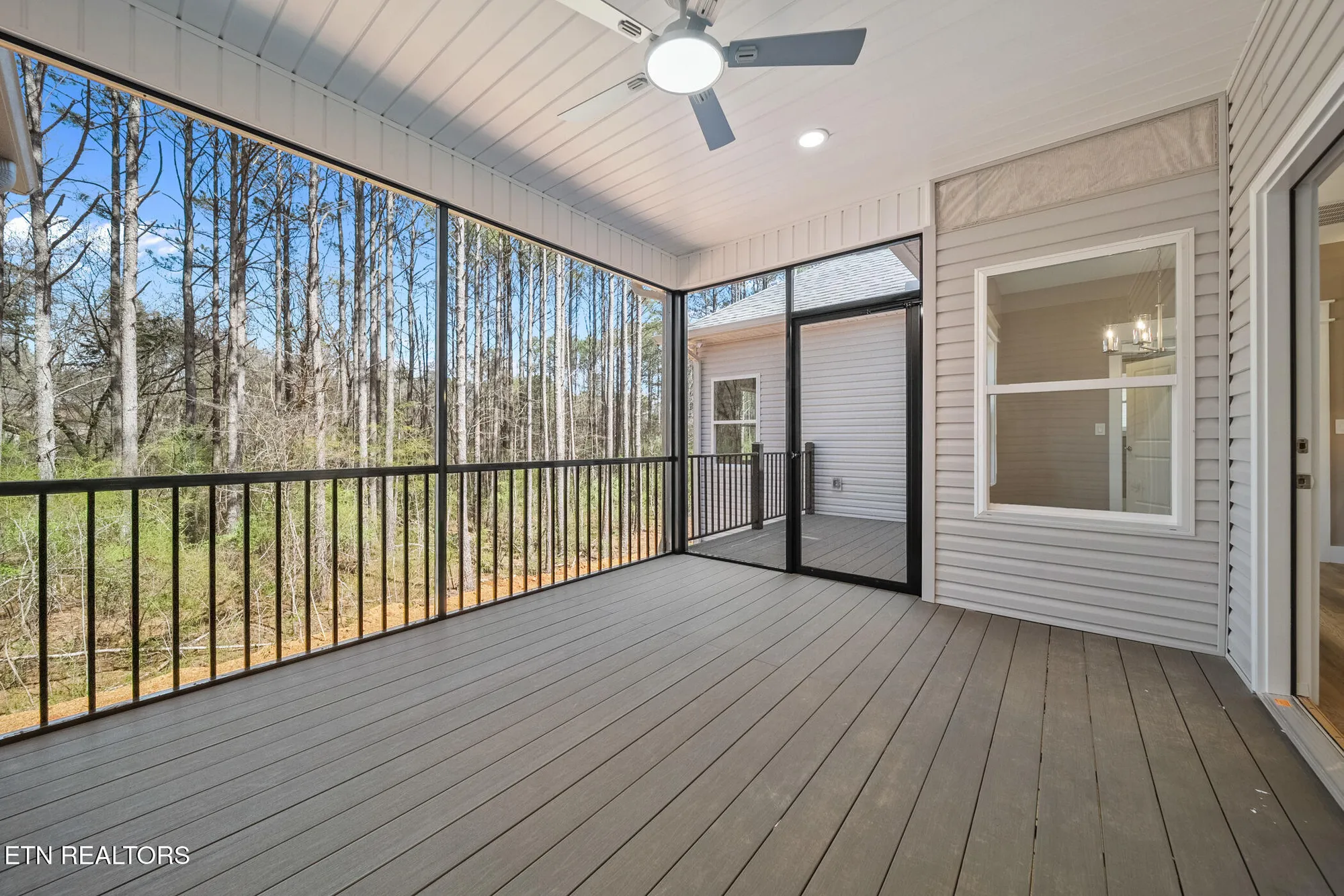 Property Slideshow image 22 of 42 | 214 cheeyo trce, Loudon, TN, 37774