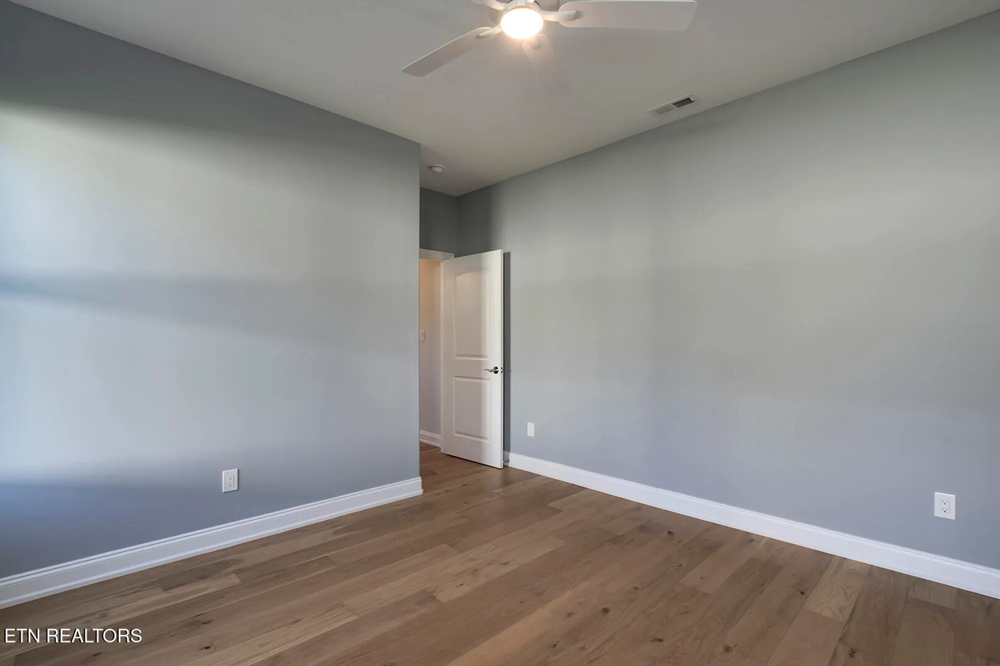 Property Slideshow image 29 of 59 | 192 amohi way, Loudon, TN, 37774