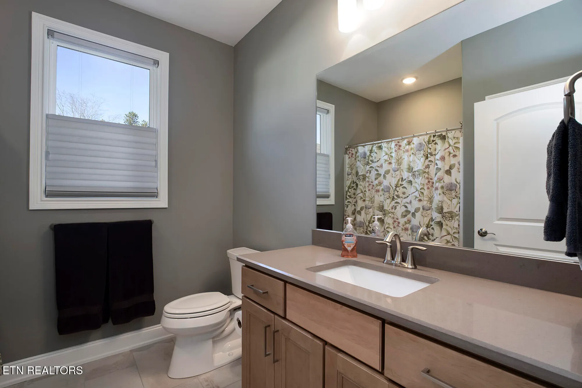 Property Slideshow image 31 of 59 | 192 amohi way, Loudon, TN, 37774