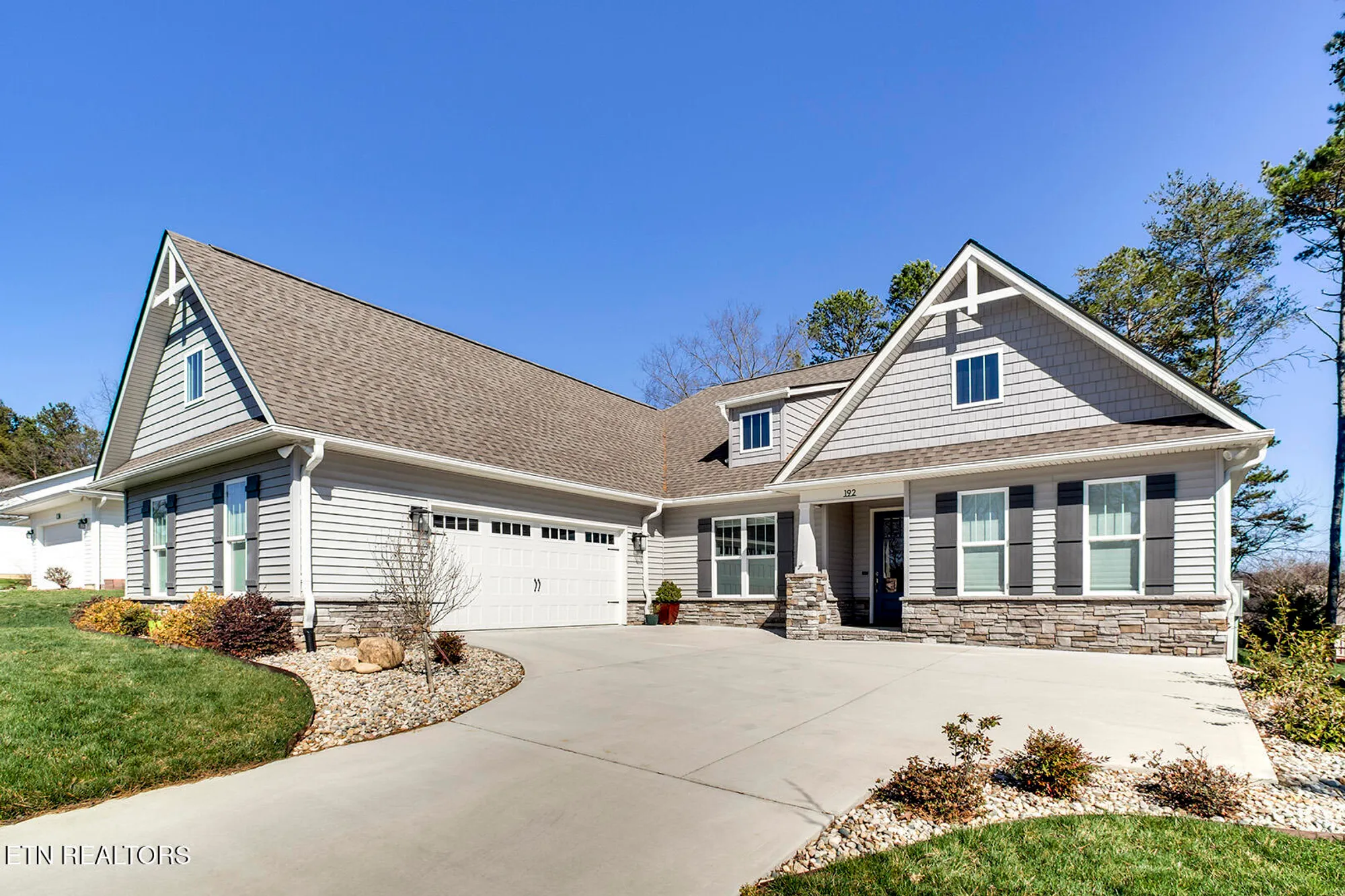 Property Slideshow image 4 of 59 | 192 amohi way, Loudon, TN, 37774