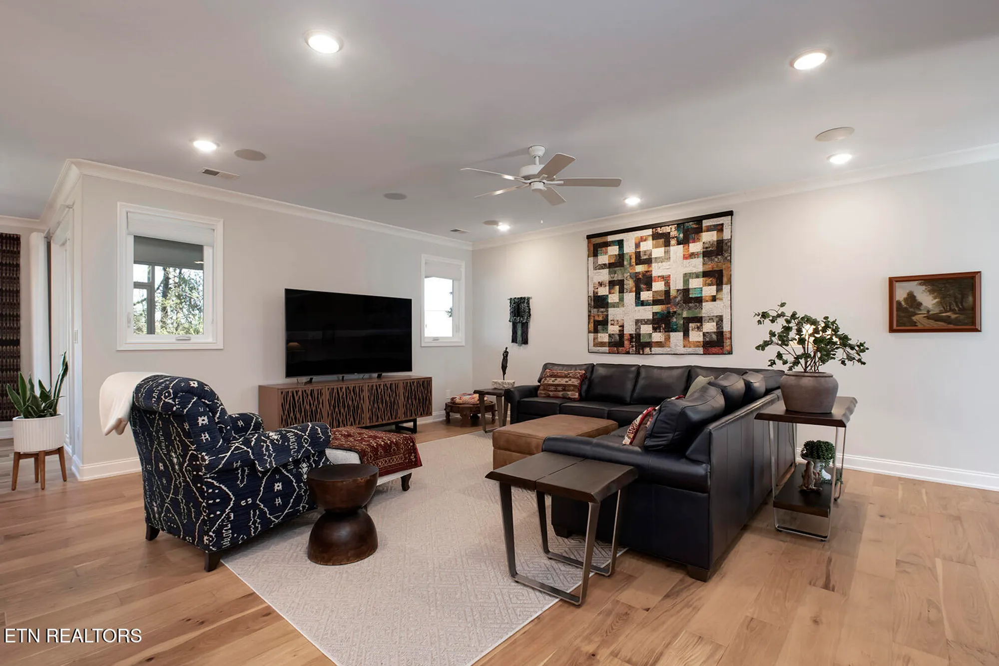 Property Slideshow image 8 of 59 | 192 amohi way, Loudon, TN, 37774