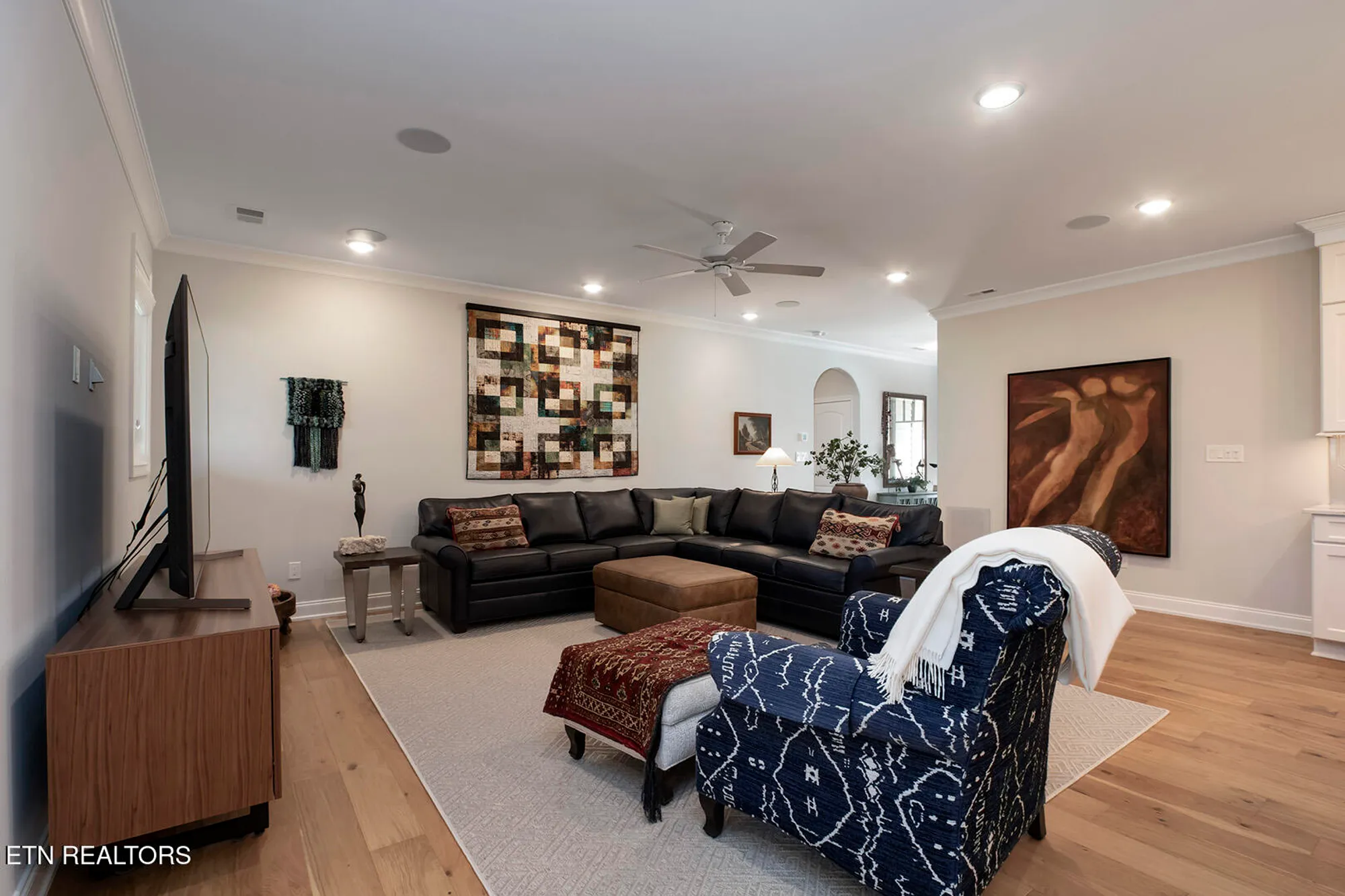 Property Slideshow image 9 of 59 | 192 amohi way, Loudon, TN, 37774