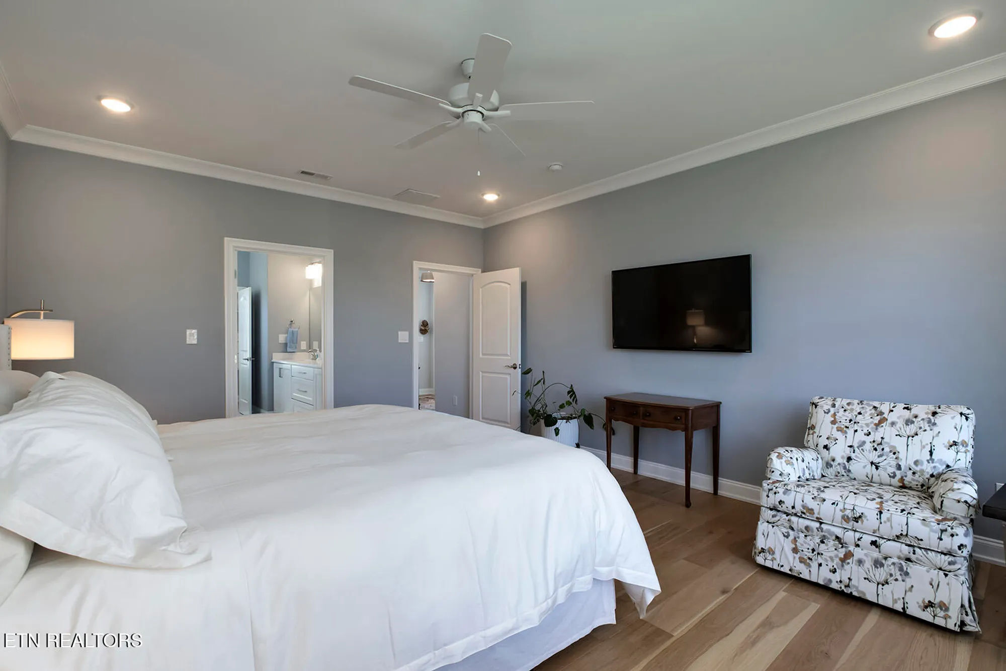 Property Slideshow image 40 of 59 | 192 amohi way, Loudon, TN, 37774