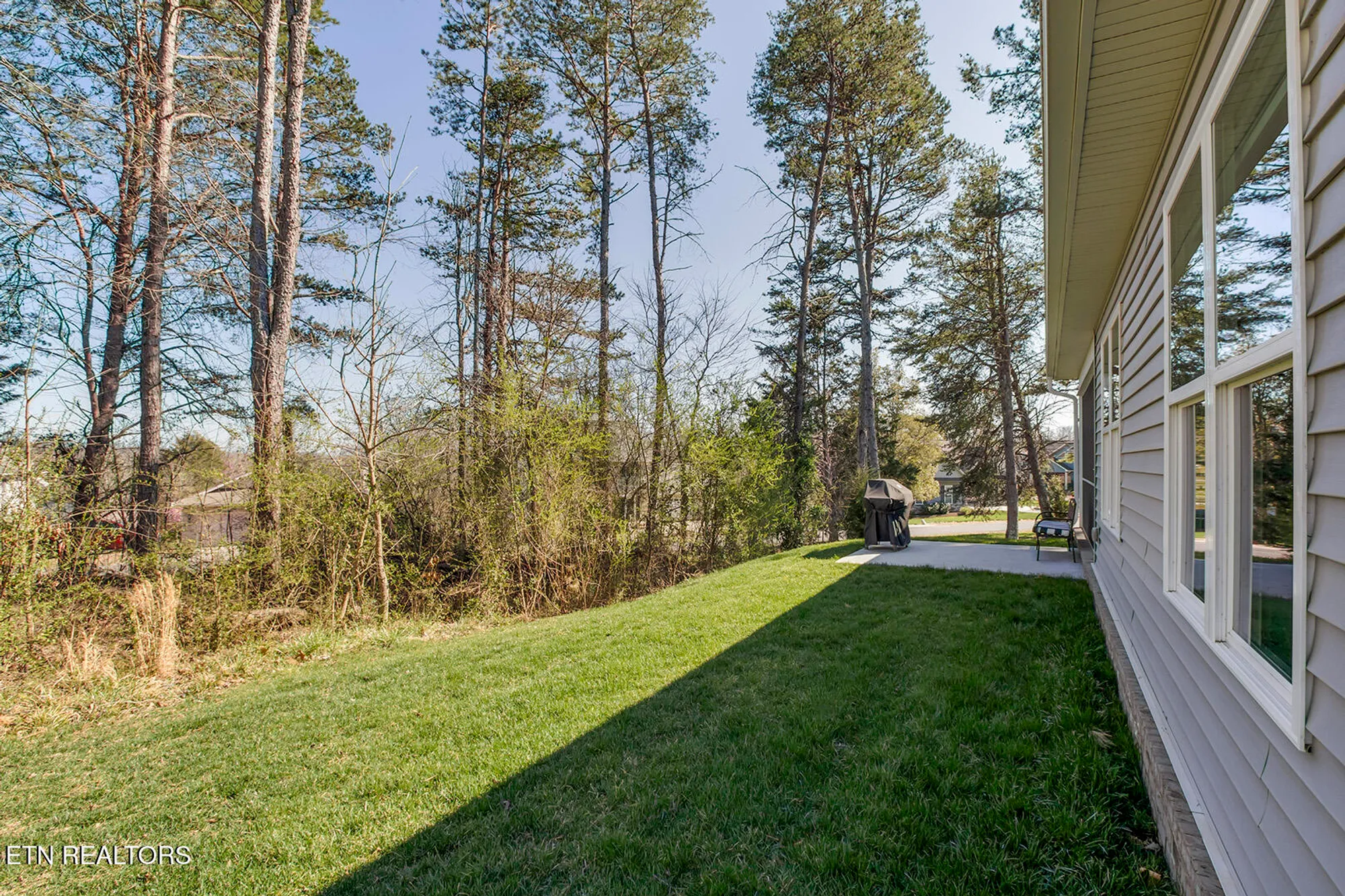 Property Slideshow image 49 of 59 | 192 amohi way, Loudon, TN, 37774