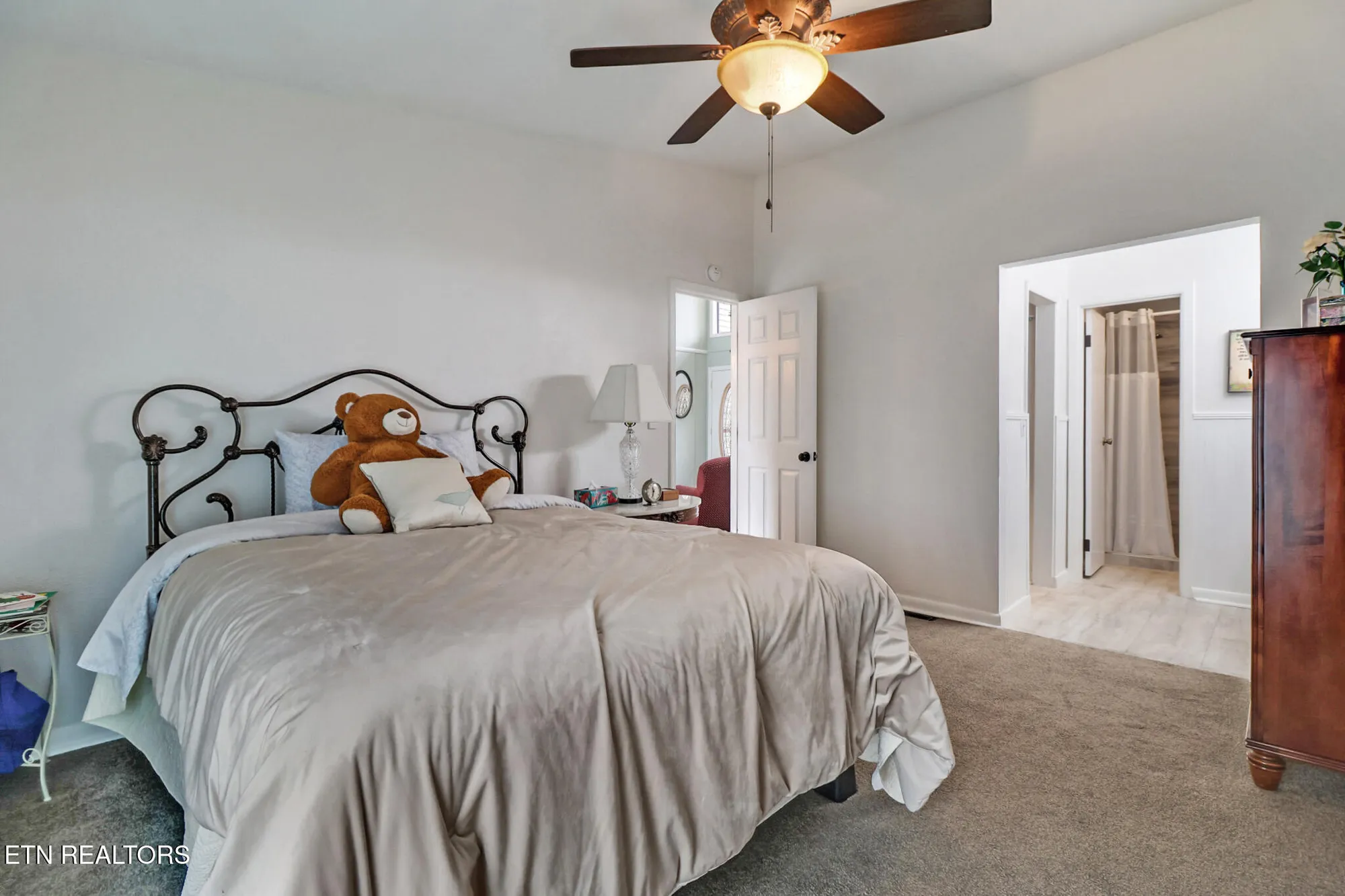 Property Slideshow image 23 of 32 | 121 lakeshire dr, Crossville, TN, 38558