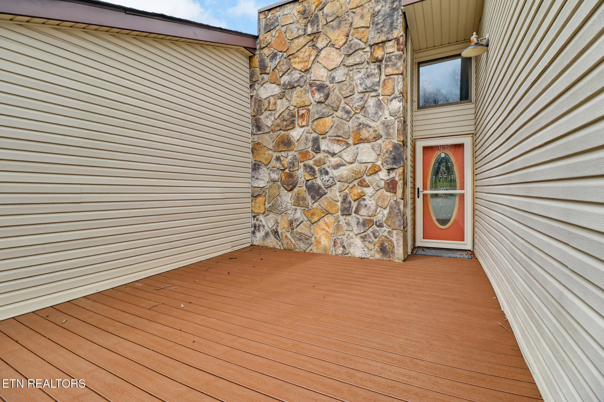 Property Slideshow image 7 of 32 | 121 lakeshire dr, Crossville, TN, 38558