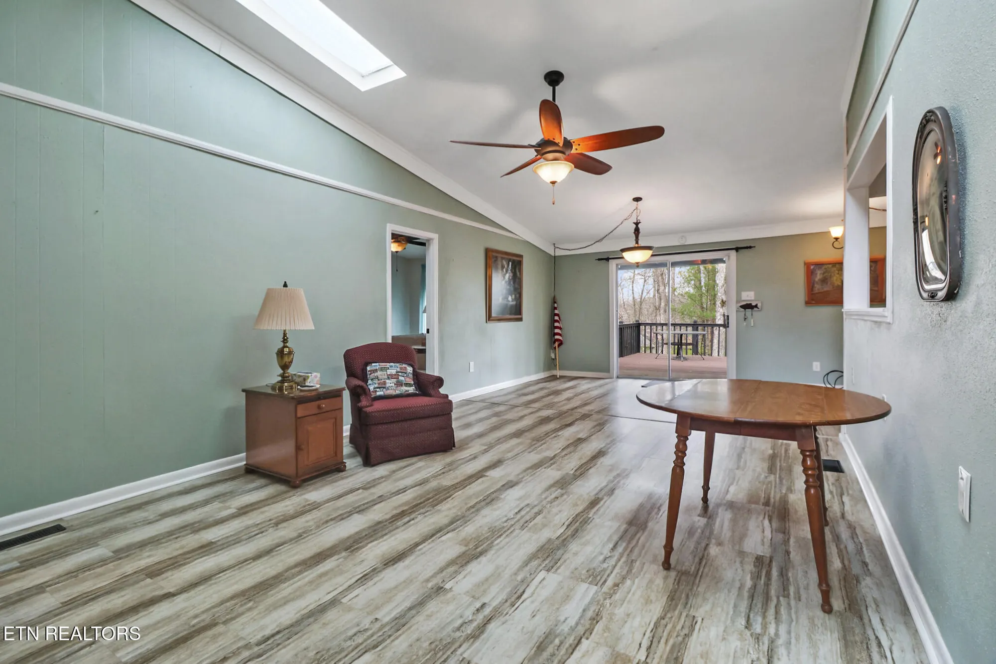 Property Slideshow image 8 of 32 | 121 lakeshire dr, Crossville, TN, 38558