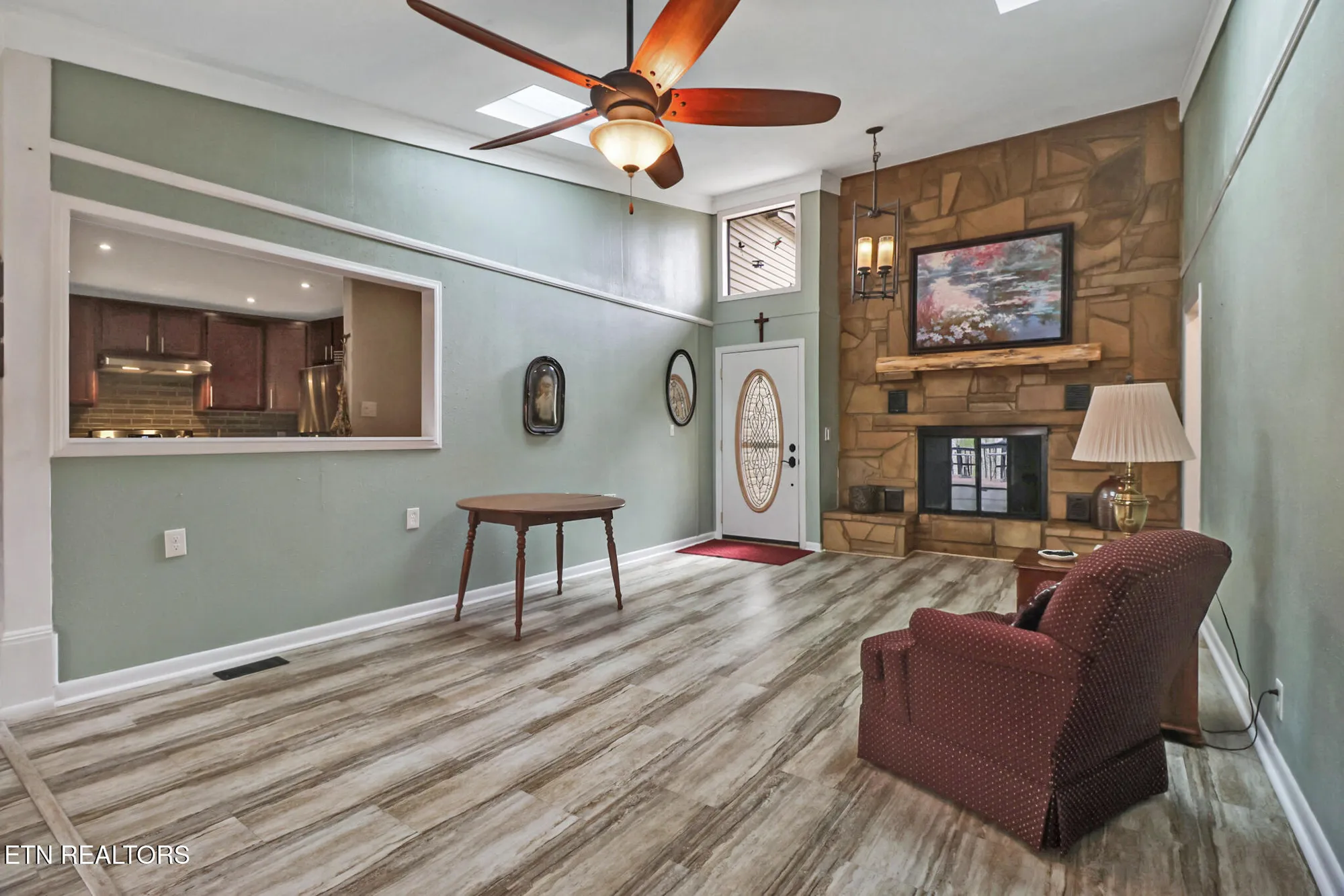 Property Slideshow image 9 of 32 | 121 lakeshire dr, Crossville, TN, 38558