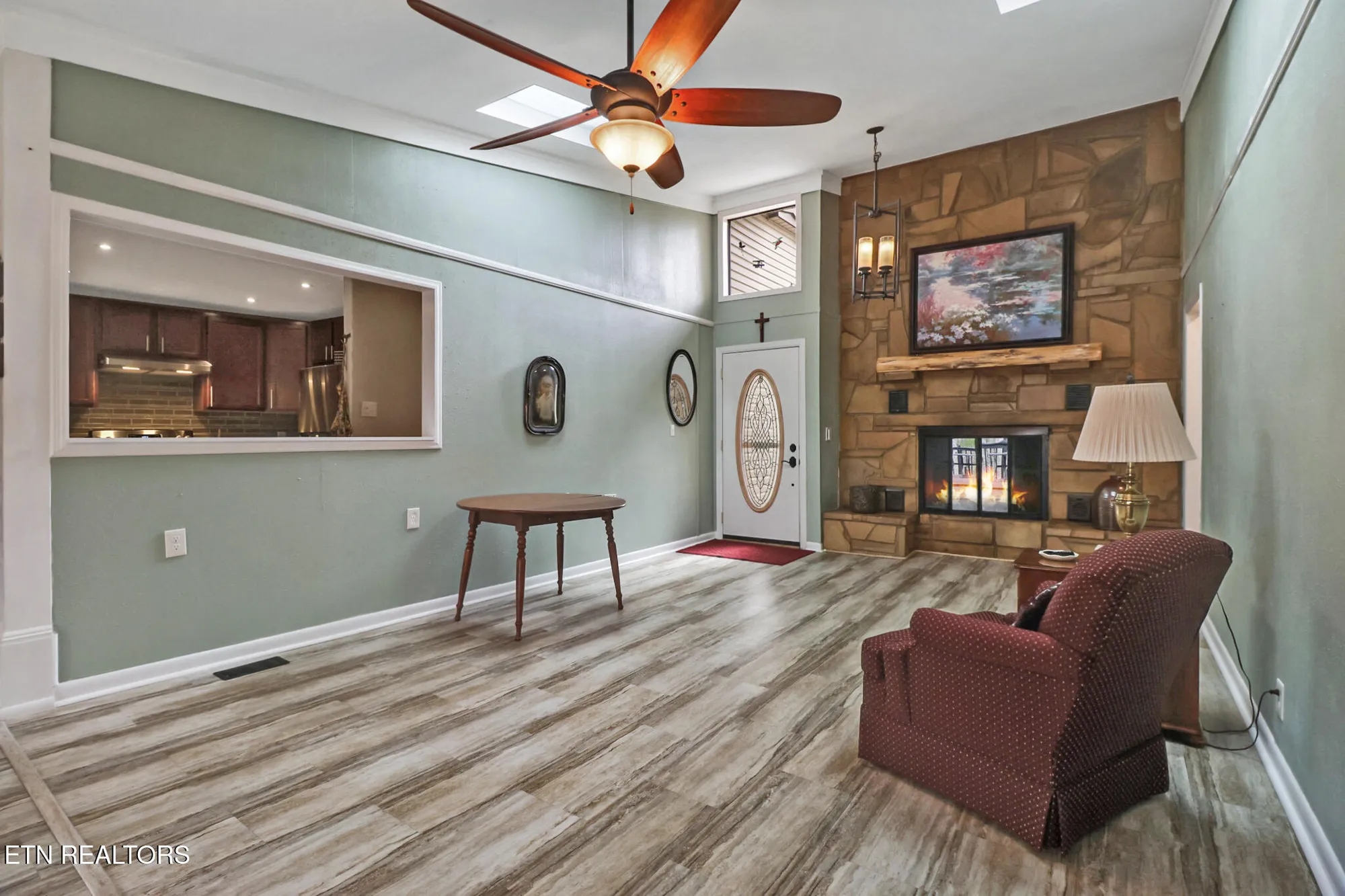 Property Slideshow image 10 of 32 | 121 lakeshire dr, Crossville, TN, 38558