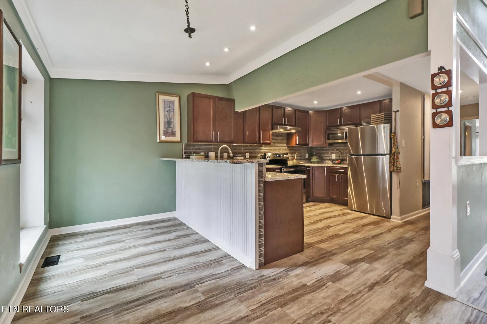 Property Slideshow image 14 of 32 | 121 lakeshire dr, Crossville, TN, 38558