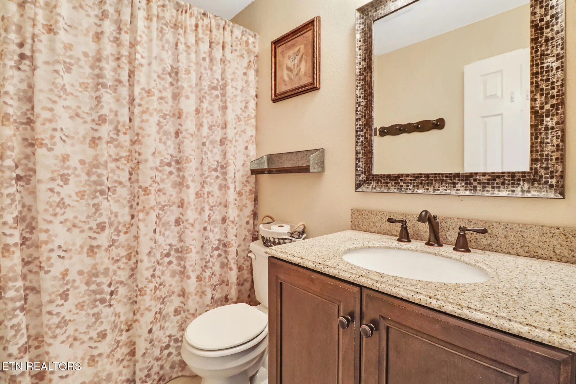 Property Slideshow image 27 of 32 | 121 lakeshire dr, Crossville, TN, 38558