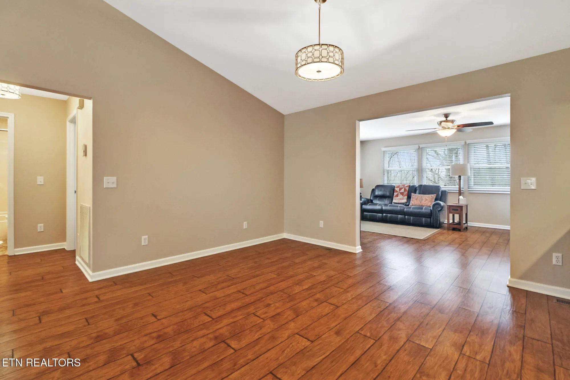 Property Slideshow image 12 of 54 | 207 overlook ln, Crossville, TN, 38558