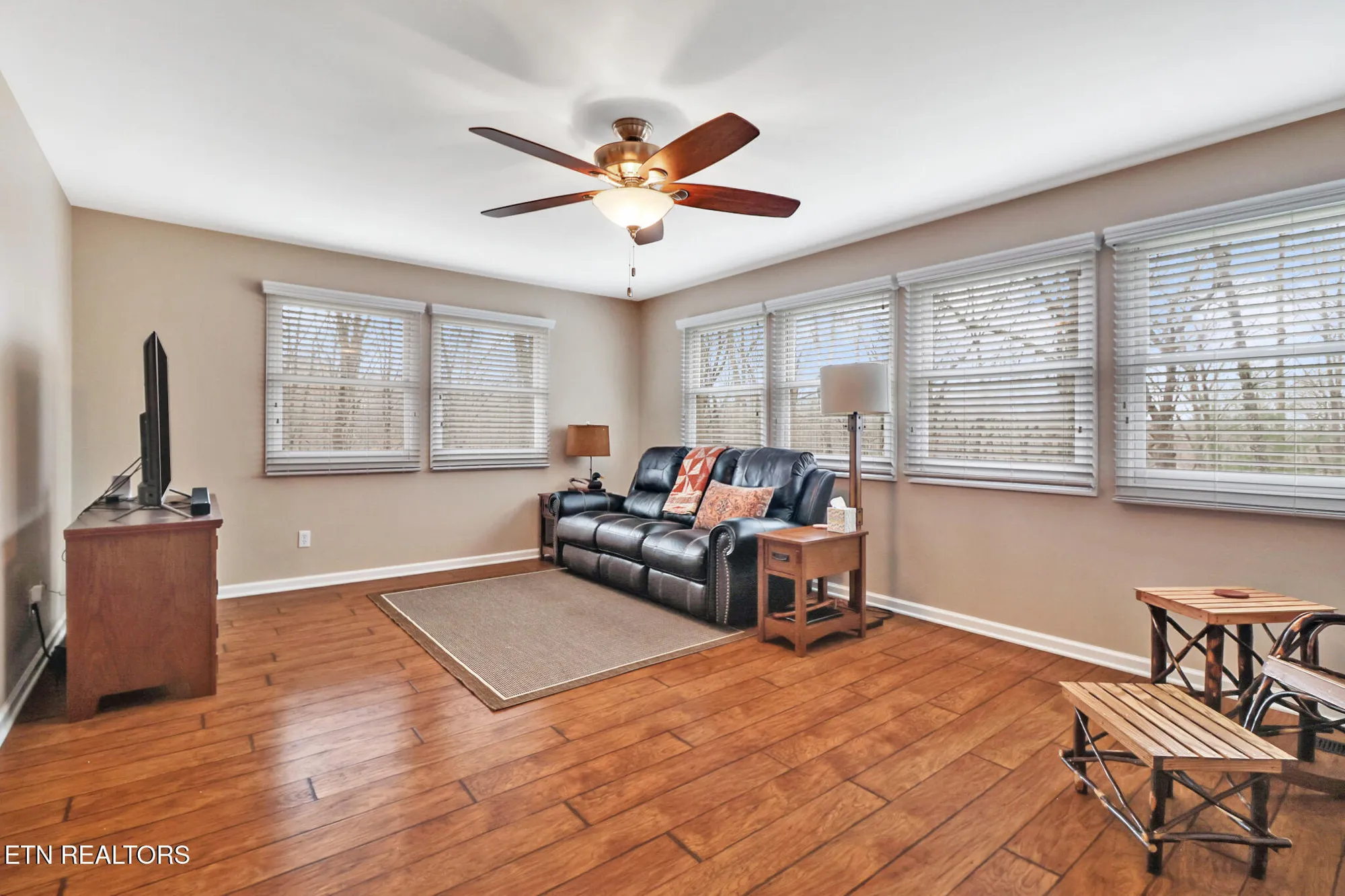 Property Slideshow image 19 of 54 | 207 overlook ln, Crossville, TN, 38558