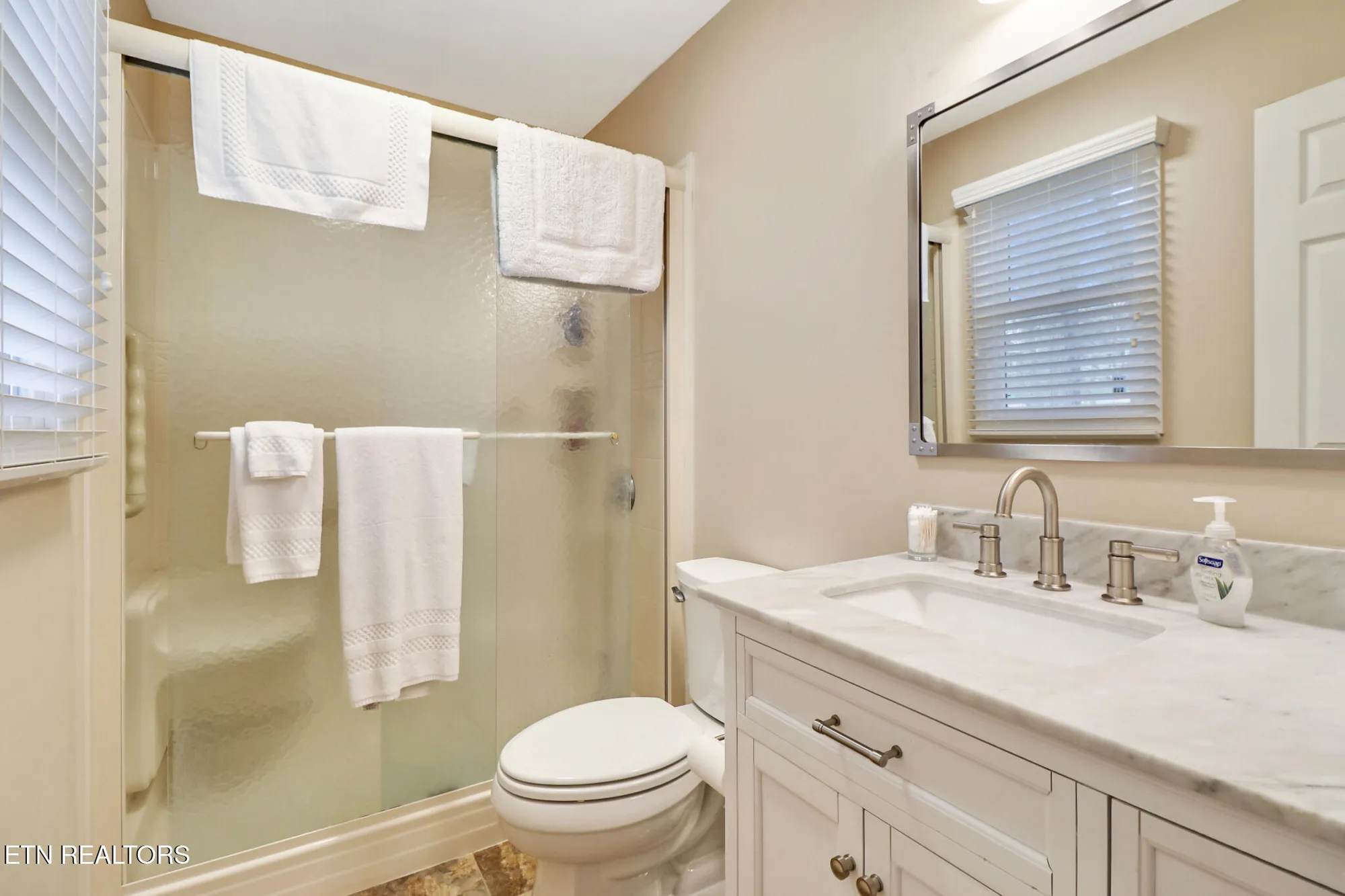 Property Slideshow image 25 of 54 | 207 overlook ln, Crossville, TN, 38558