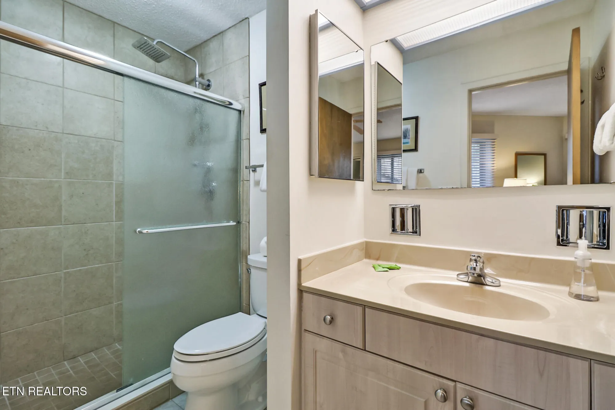 Property Slideshow image 17 of 30 | 99 eagle ct, Crossville, TN, 38558