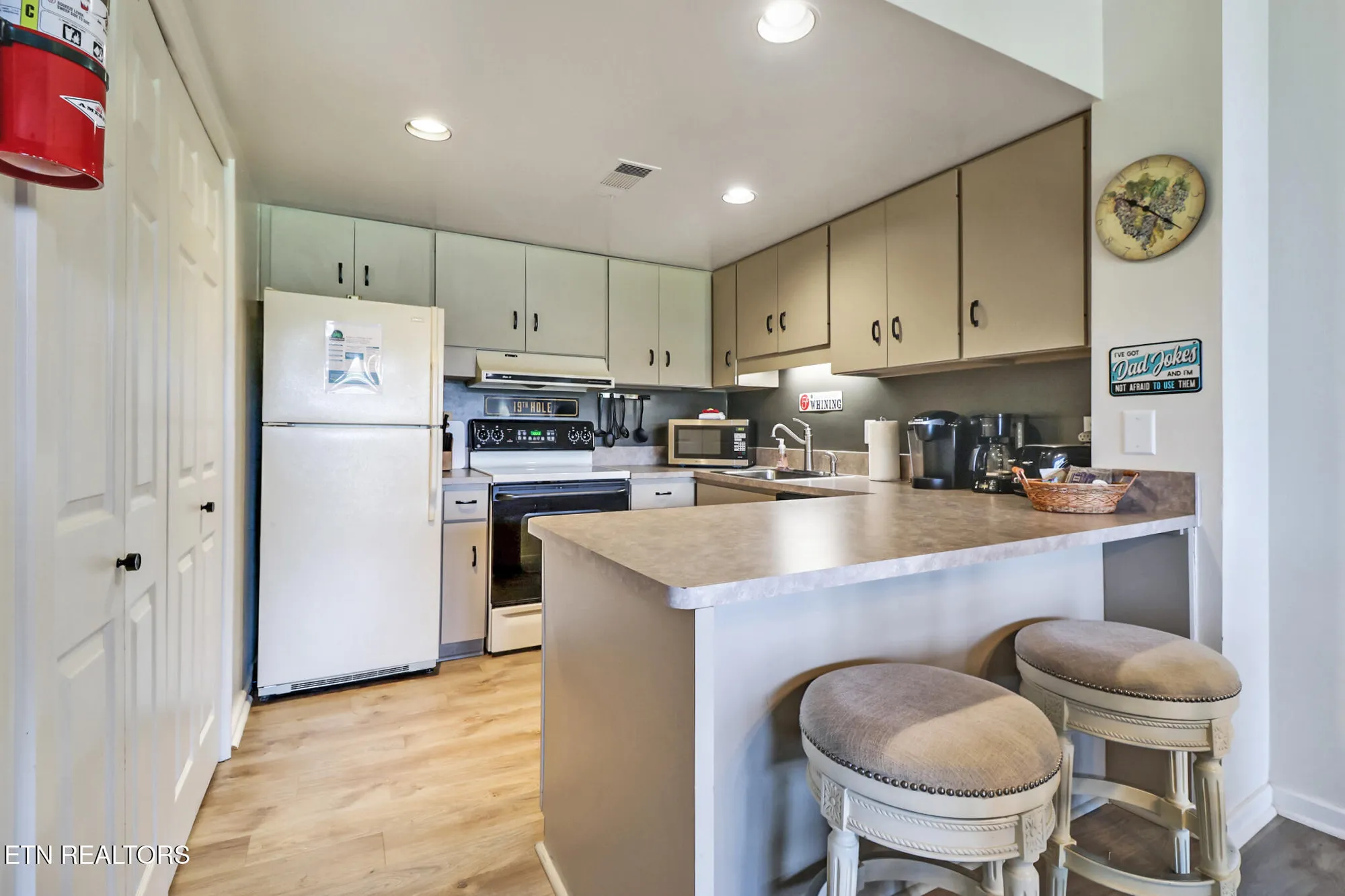 Property Slideshow image 10 of 30 | 99 eagle ct, Crossville, TN, 38558