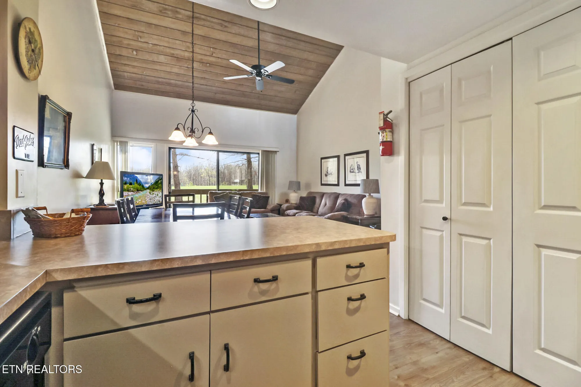 Property Slideshow image 12 of 30 | 99 eagle ct, Crossville, TN, 38558